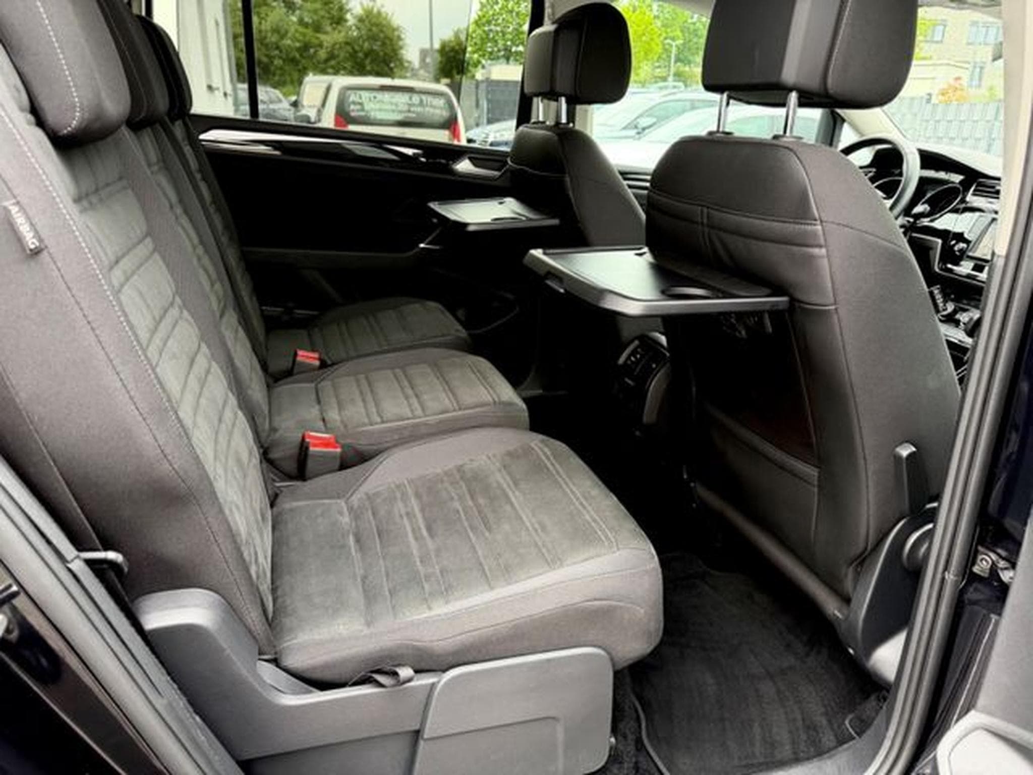 VW Touran Touran Highline 1.8 TSI DSG /NAVI/LED/ACC/CAM/ (2015) - Photo 12