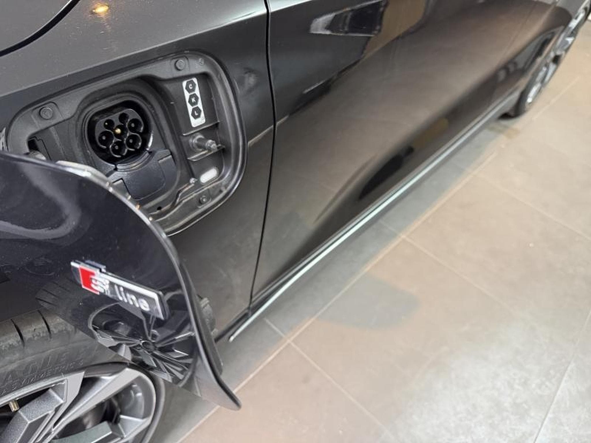 Audi A3 -32% 40 TFSI e 204ch S line S tronic 6 (2025) - Photo 23
