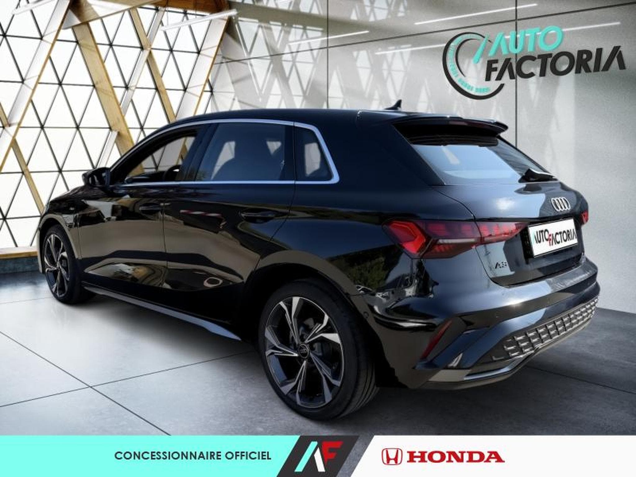 Audi A3 -32% 40 TFSI e 204ch S line S tronic 6 (2025) - Photo 3