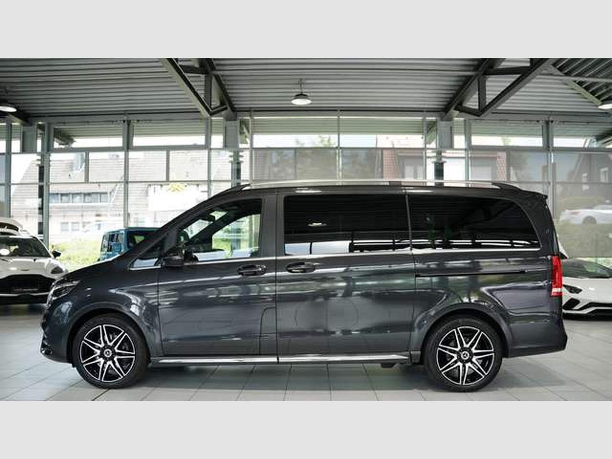Mercedes V d AMG Line 4M EDITION lang 1.H *LUFT *AHK (2022) - Photo 11