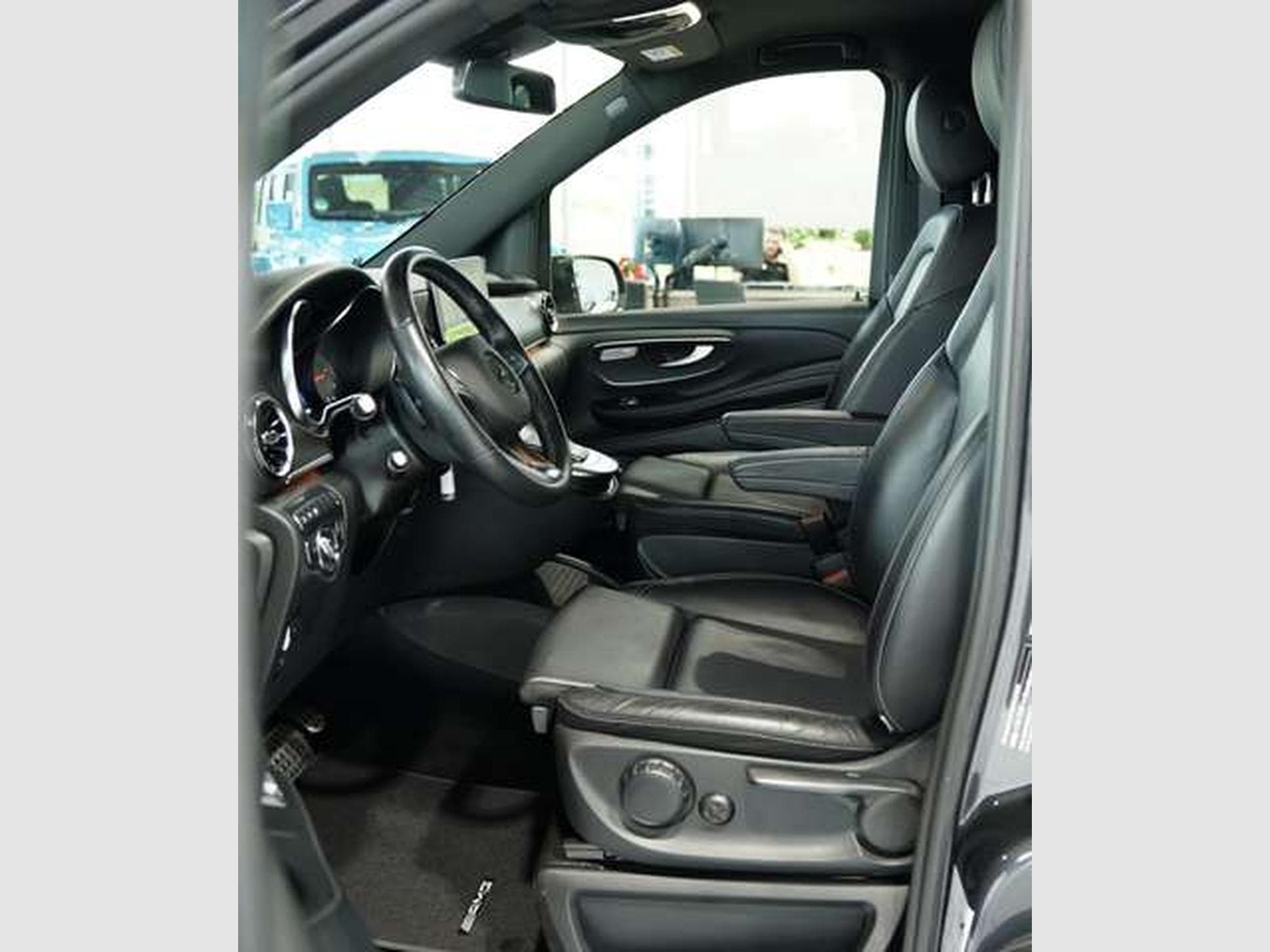 Mercedes V d AMG Line 4M EDITION lang 1.H *LUFT *AHK (2022) - Photo 30