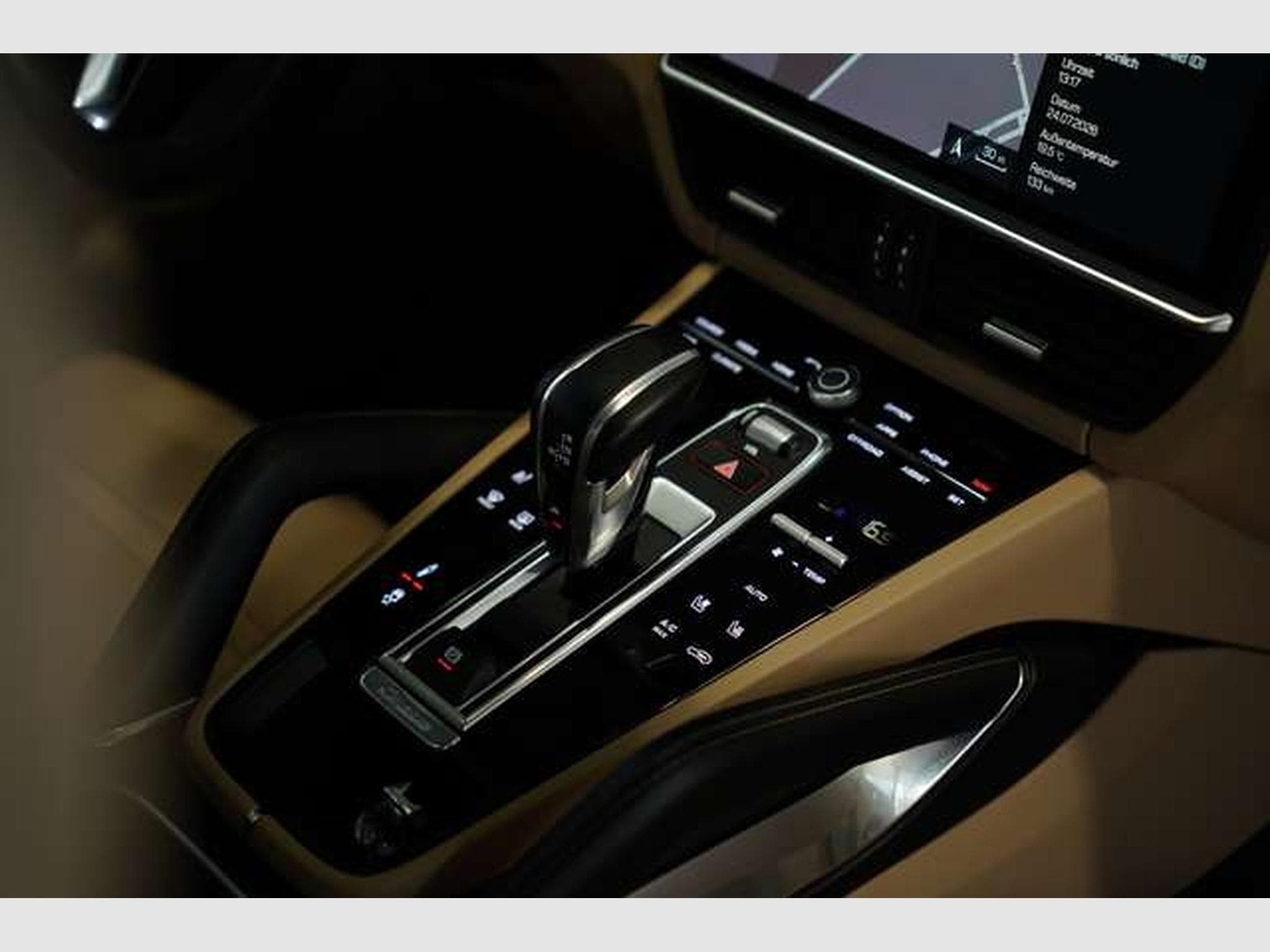 Porsche Cayenne Turbo *21*Chrono*Pano*HUD*Matrix*Memory (2019) - Photo 16