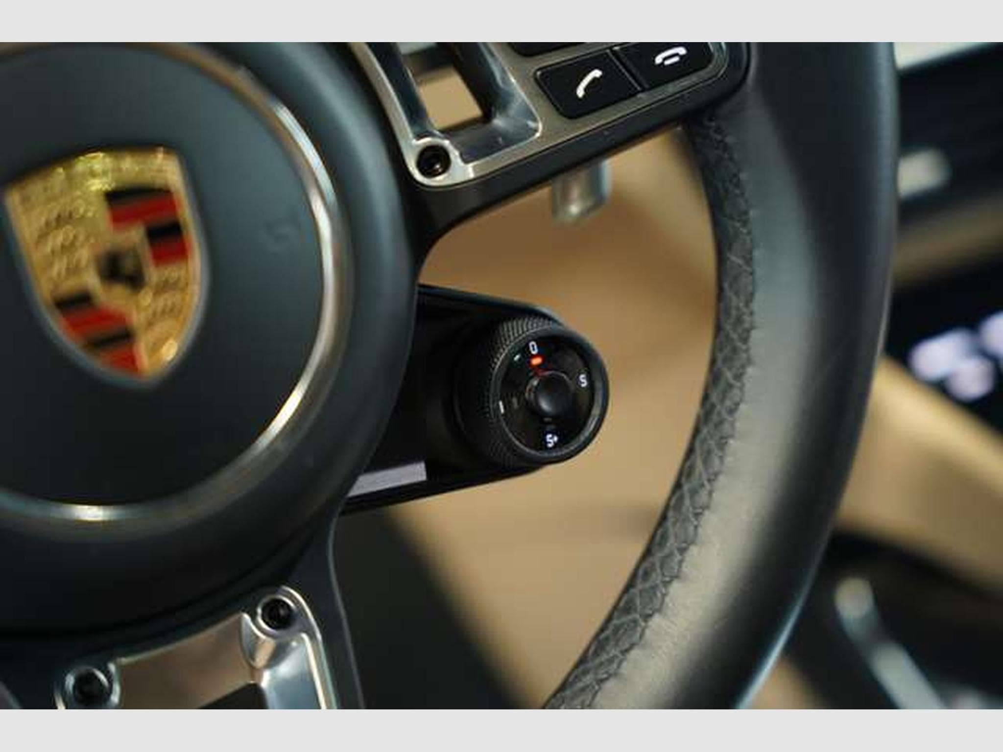 Porsche Cayenne Turbo *21*Chrono*Pano*HUD*Matrix*Memory (2019) - Photo 30