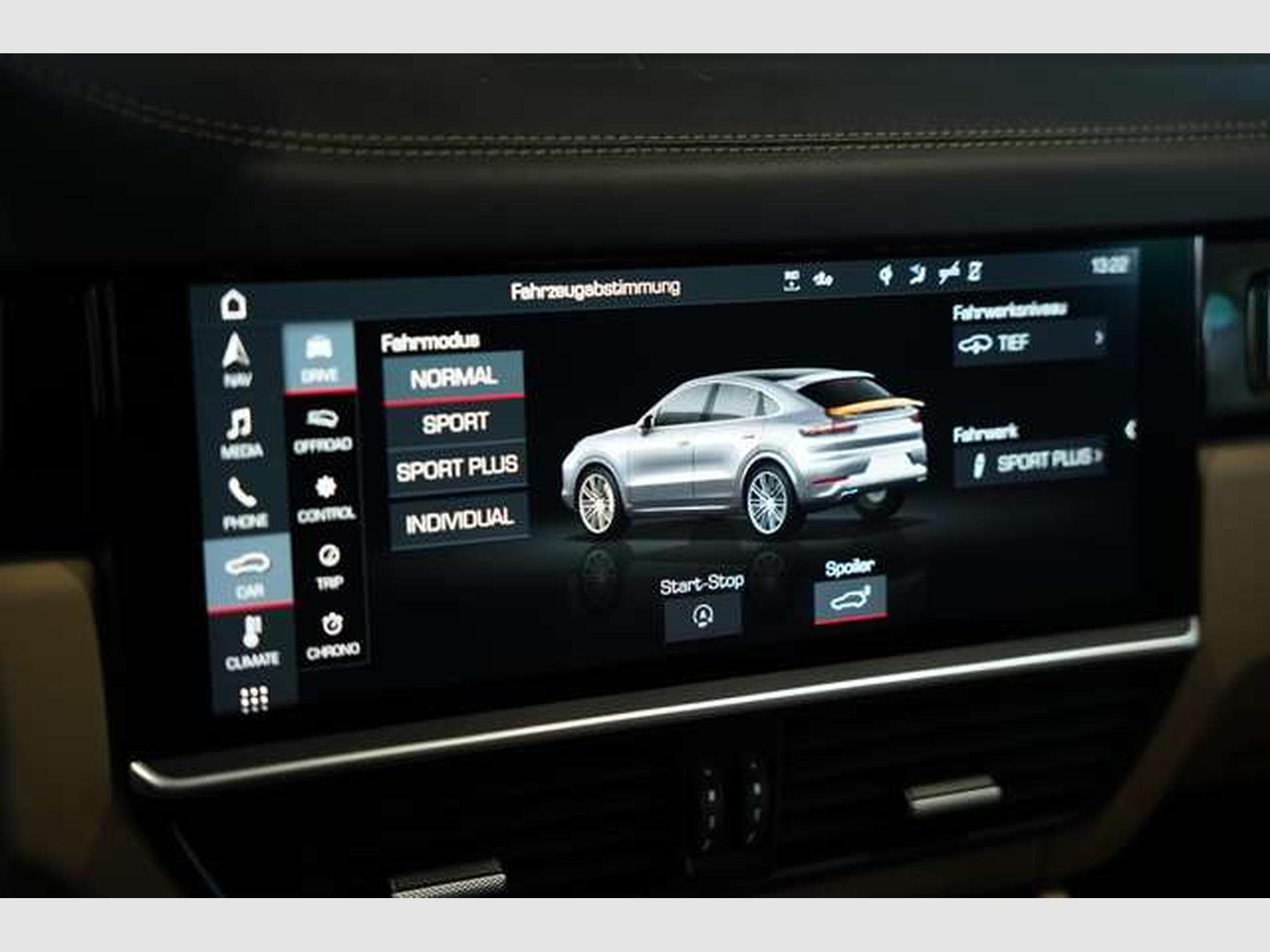 Porsche Cayenne Turbo *21*Chrono*Pano*HUD*Matrix*Memory (2019) - Photo 40