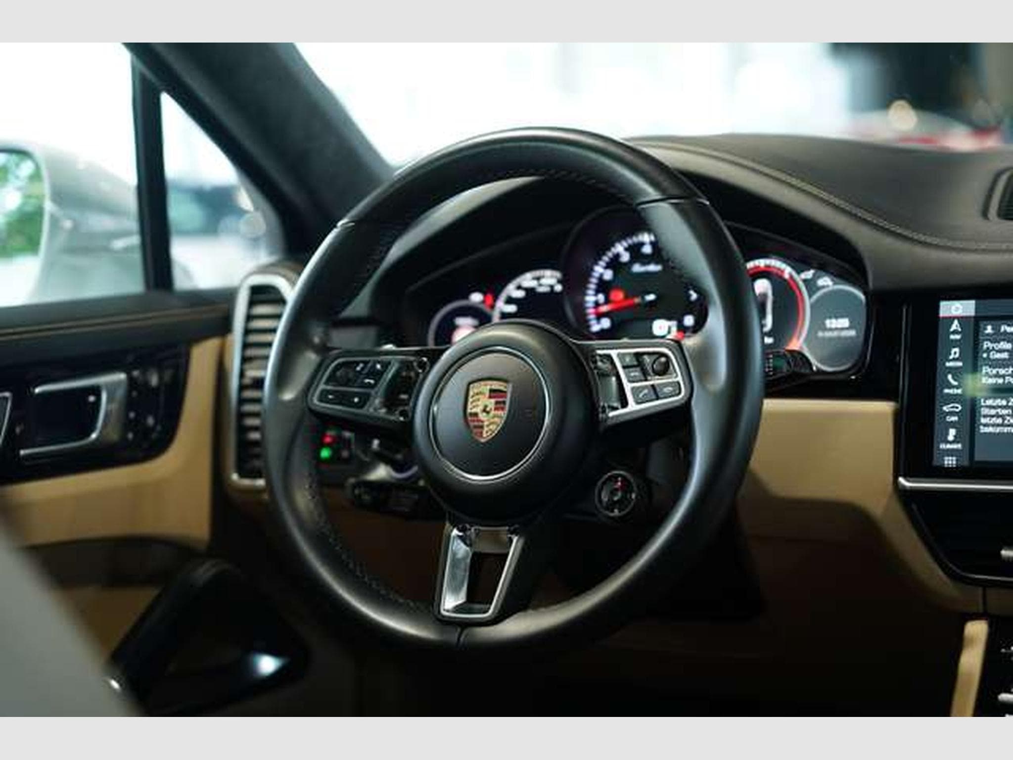 Porsche Cayenne Turbo *21*Chrono*Pano*HUD*Matrix*Memory (2019) - Photo 47