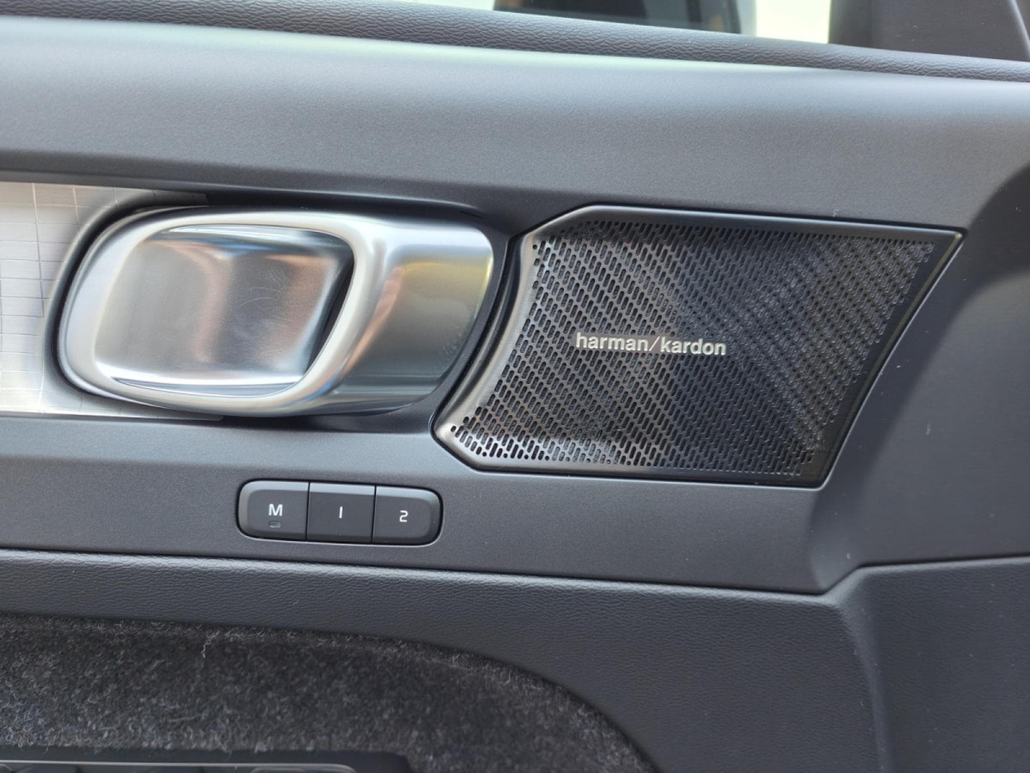 Volvo XC40 D3 GEARTRONIC CARPLAY GPS CAMERA SIEGES CHAUFF (2020) - Photo 14