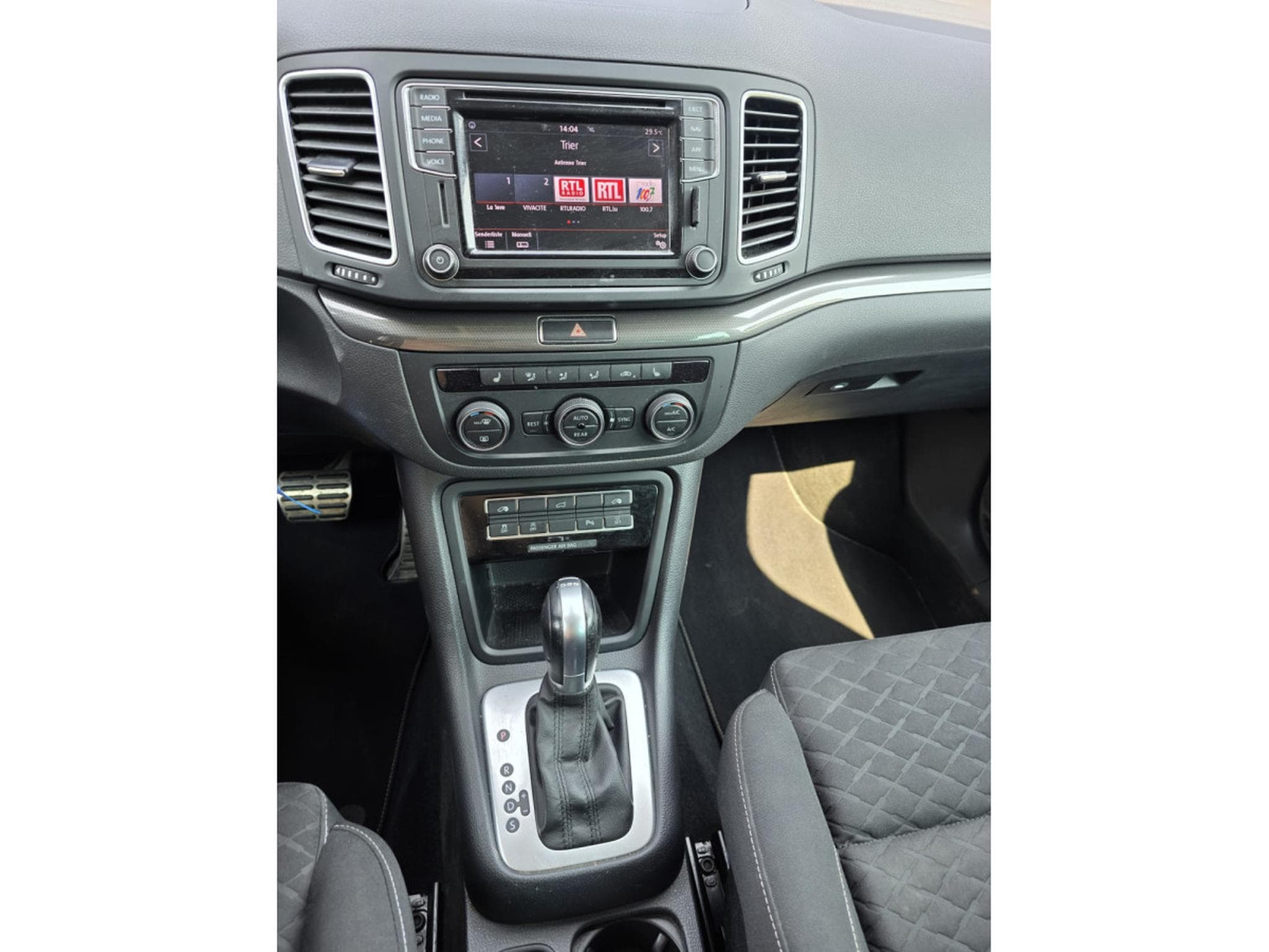 VW Sharan 2.0 TDI Aut. 7 places (2018) - Photo 6