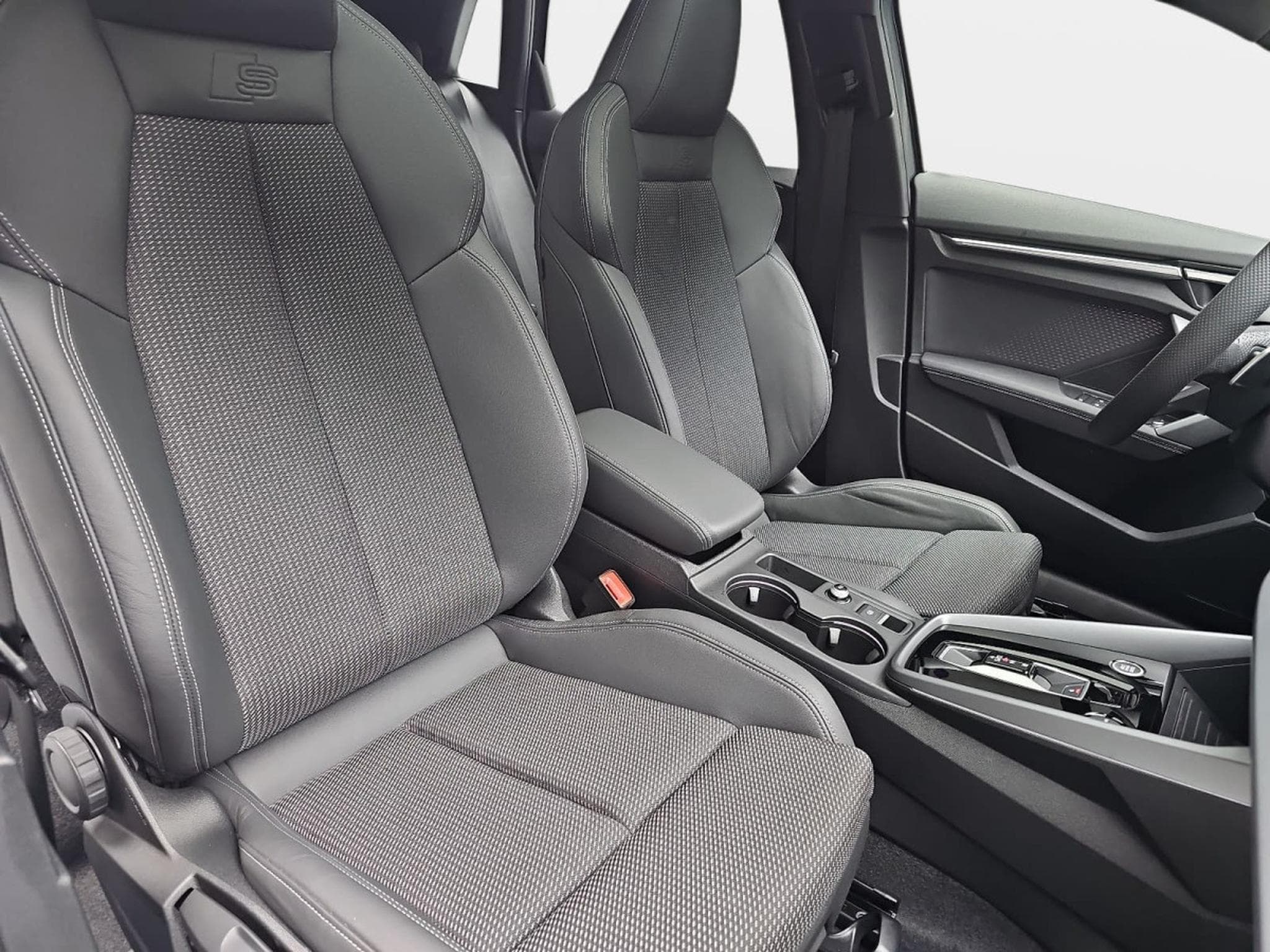 Audi A3 35 TFSi 150 Sportback S-tronic (2025) - Photo 15