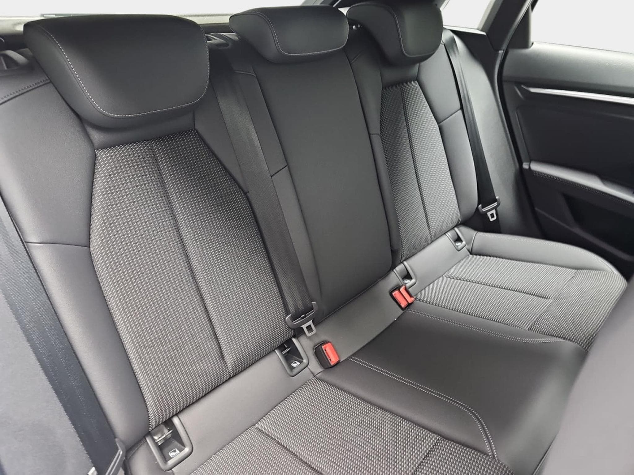 Audi A3 35 TFSi 150 Sportback S-tronic (2025) - Photo 17
