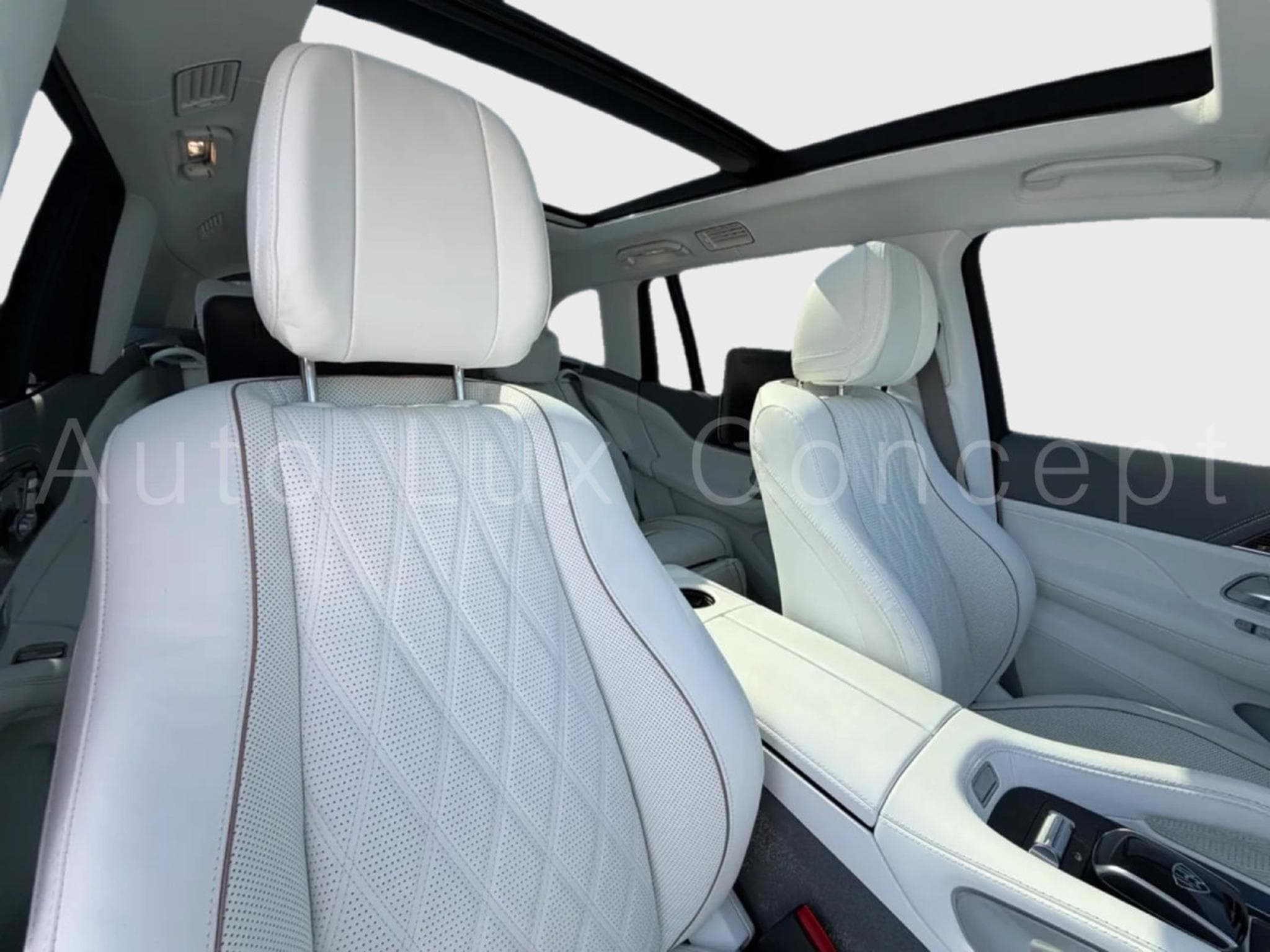 Mercedes GLS 600 Maybach 4MATIC Night Series (2024) - Photo 11