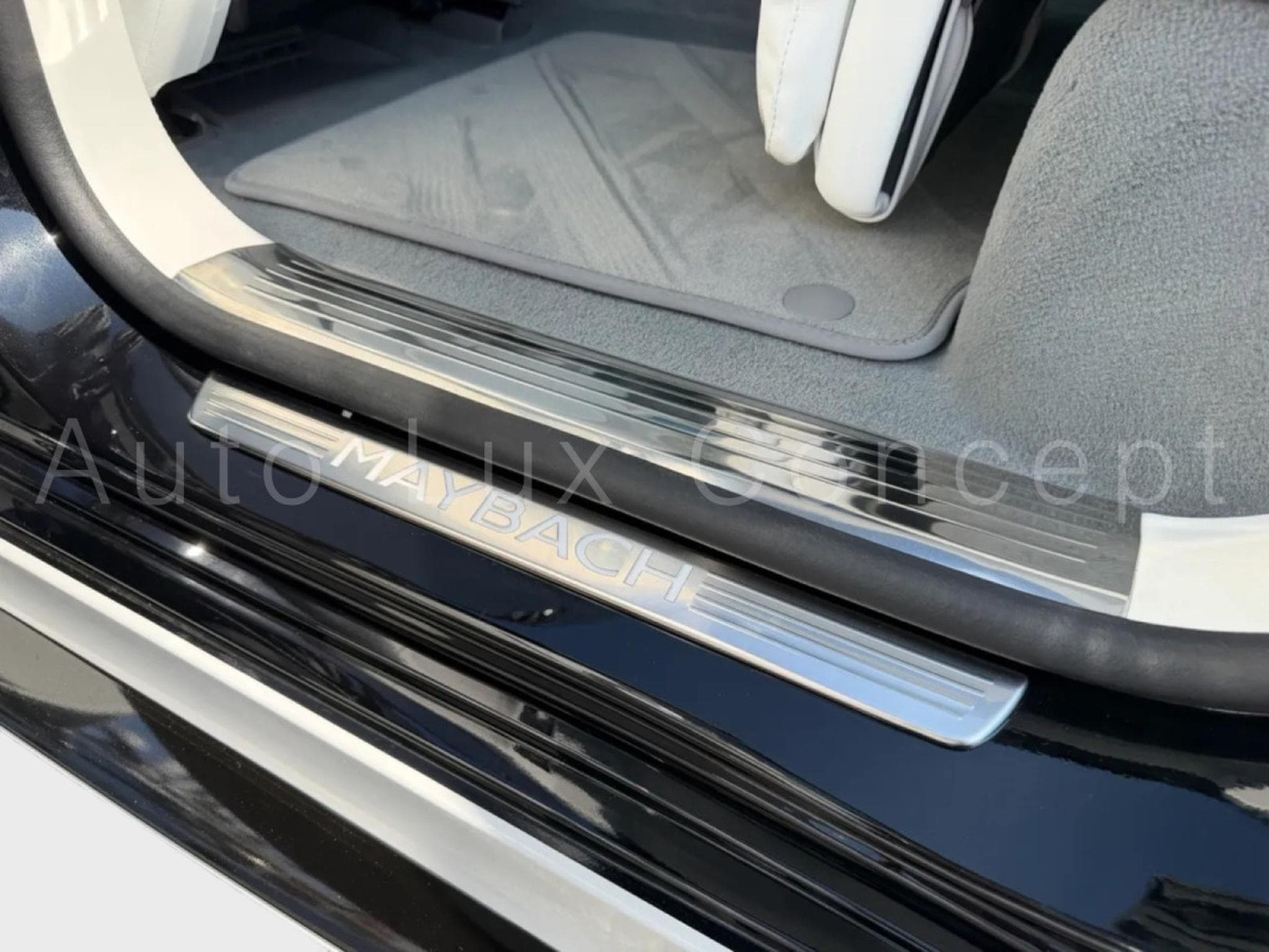 Mercedes GLS 600 Maybach 4MATIC Night Series (2024) - Photo 29