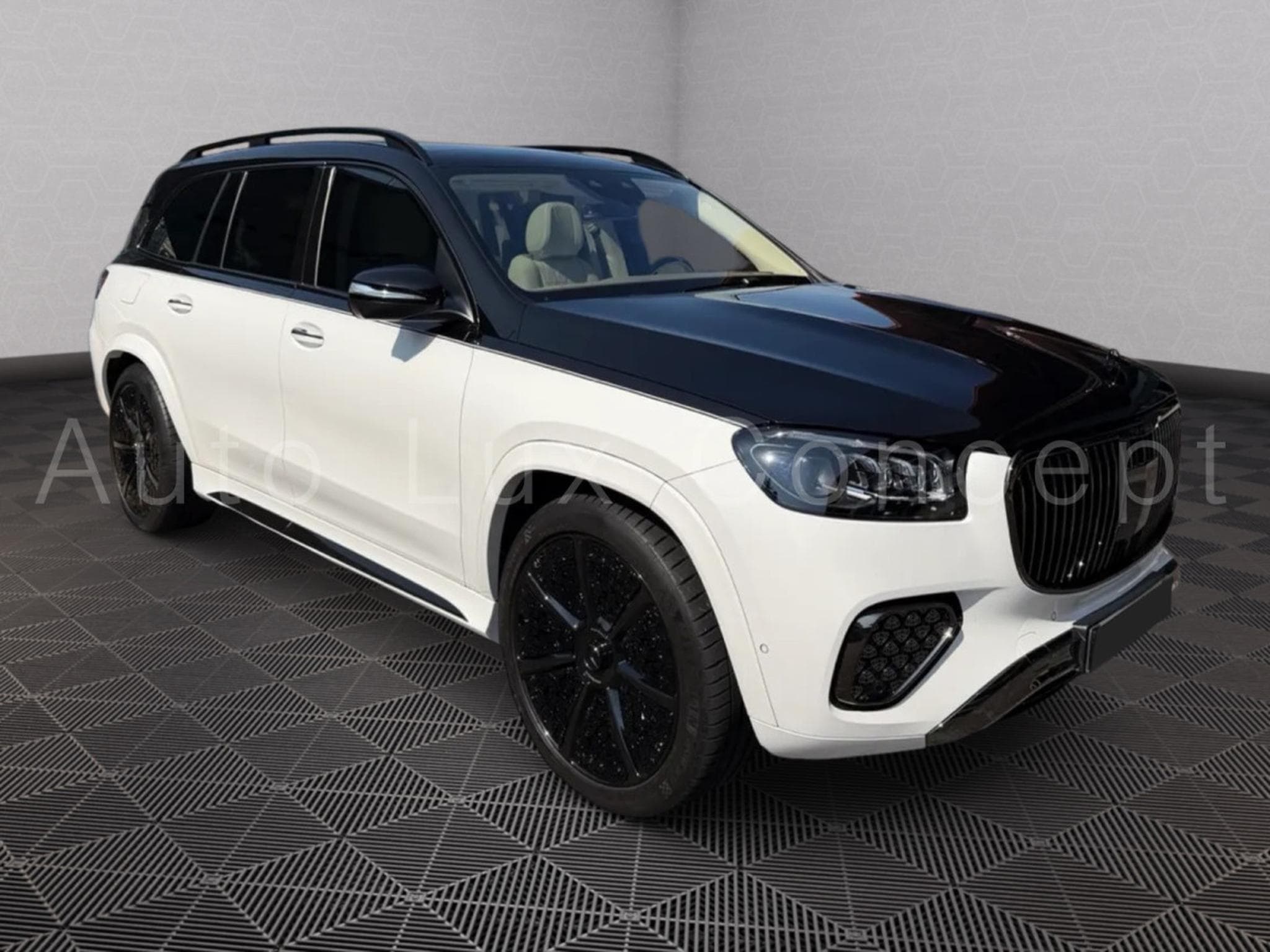 Mercedes GLS 600 Maybach 4MATIC Night Series (2024) - Photo 3