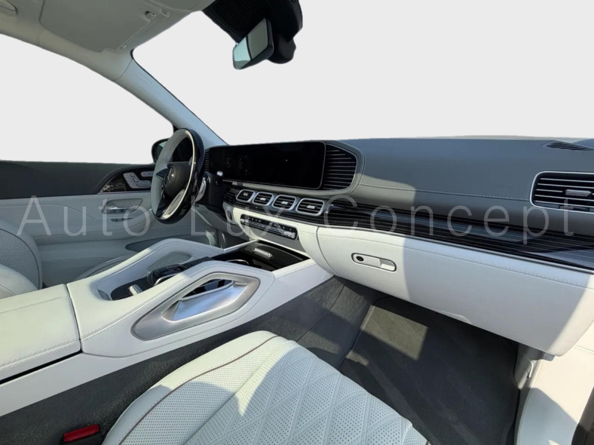 Mercedes GLS 600 Maybach 4MATIC Night Series (2024) - Photo 8