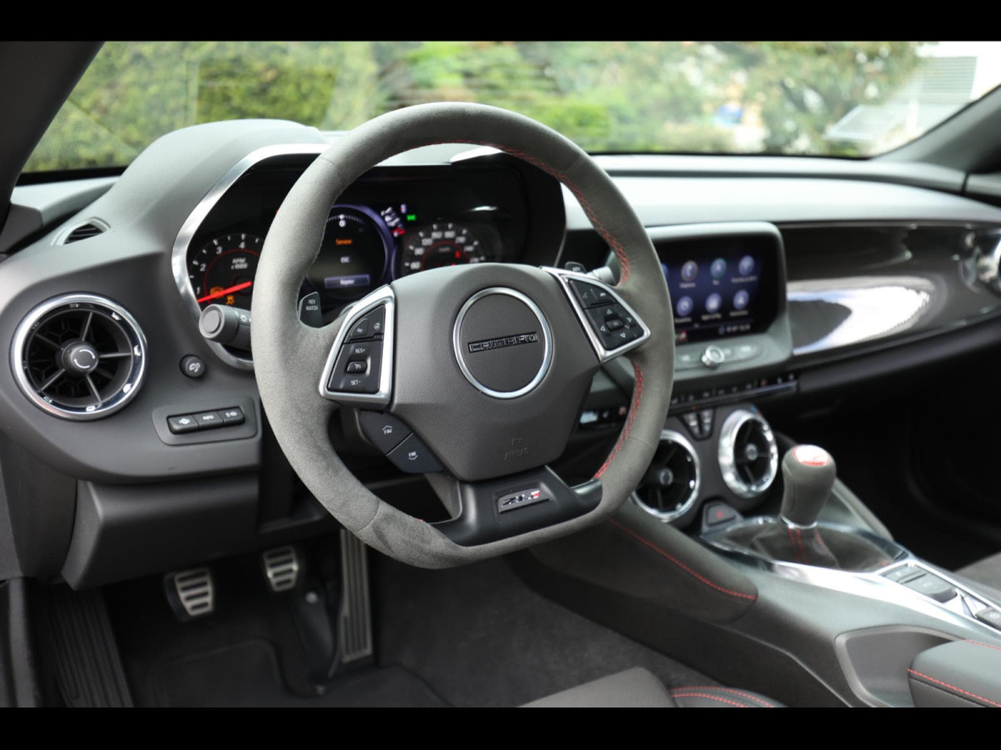 Chevrolet Camaro ZL1°MANUAL 6°PANO°RECARO°KEYLESS°BOSE°KAM°HUD (2020) - Photo 10
