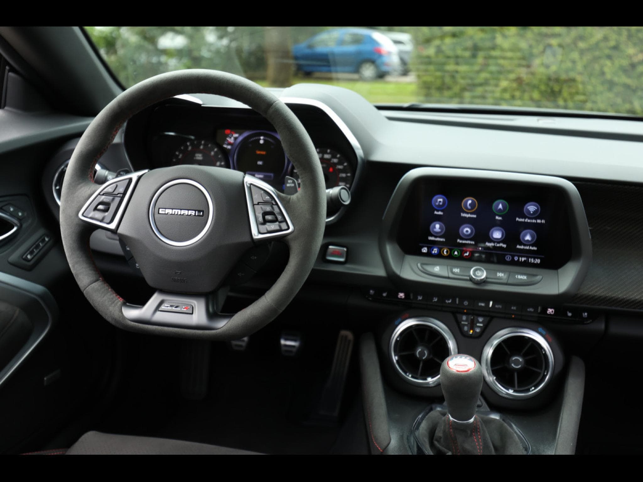 Chevrolet Camaro ZL1°MANUAL 6°PANO°RECARO°KEYLESS°BOSE°KAM°HUD (2020) - Photo 12
