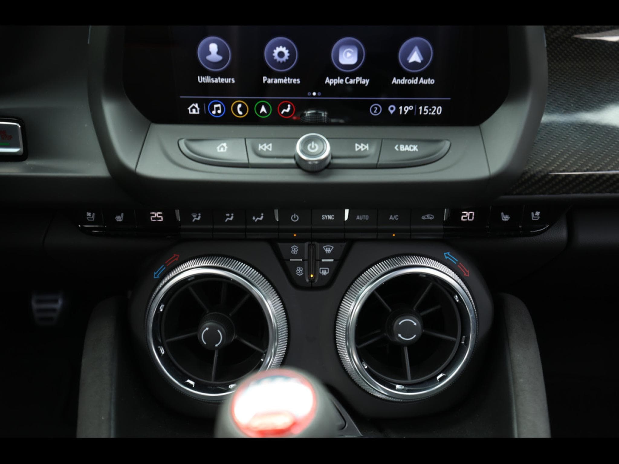 Chevrolet Camaro ZL1°MANUAL 6°PANO°RECARO°KEYLESS°BOSE°KAM°HUD (2020) - Photo 17