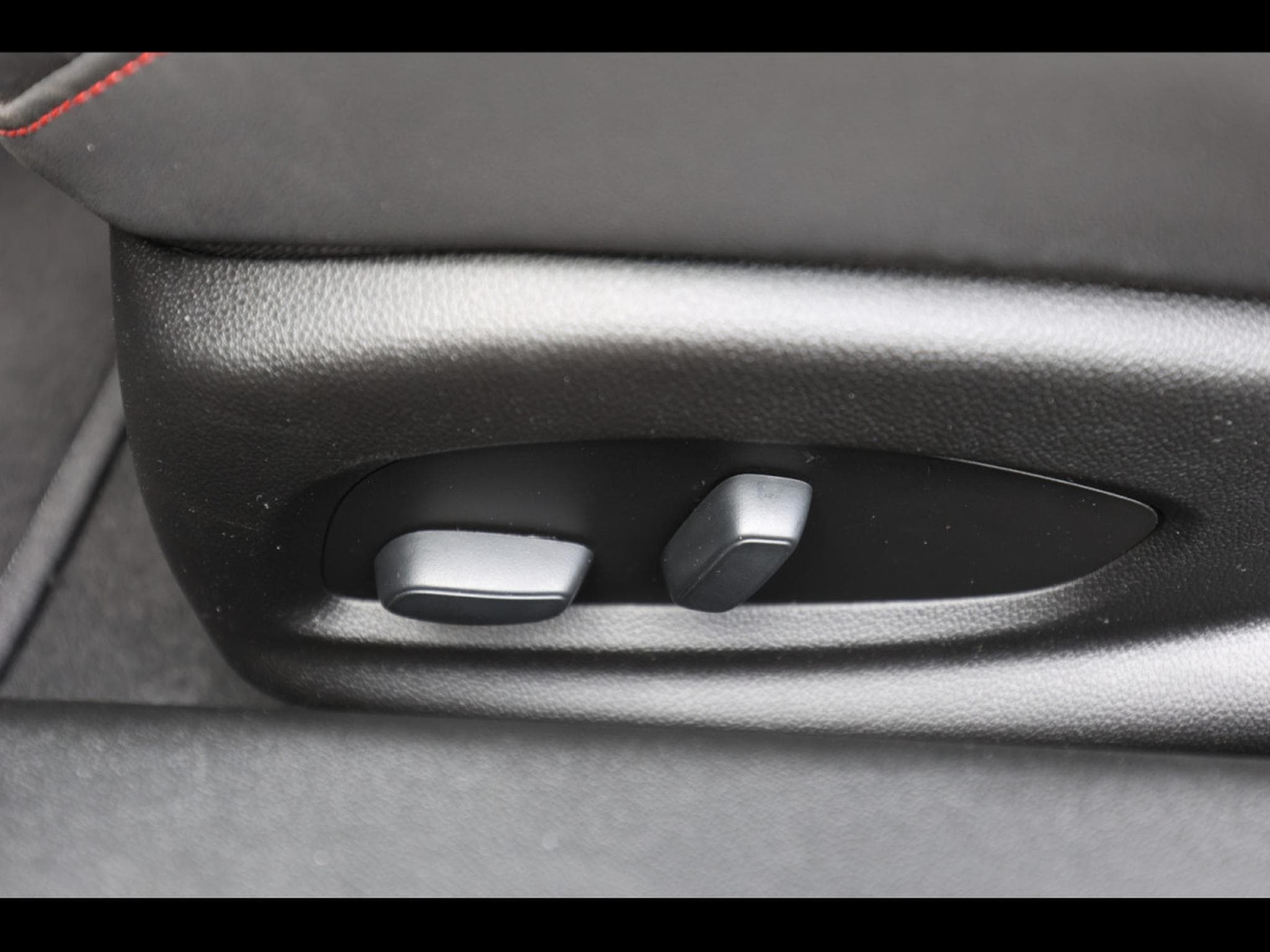 Chevrolet Camaro ZL1°MANUAL 6°PANO°RECARO°KEYLESS°BOSE°KAM°HUD (2020) - Photo 21