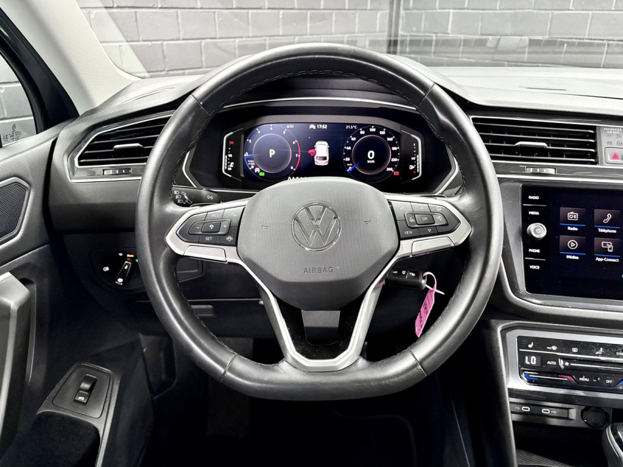 VW Tiguan Life 1.5 TSI 150 CV DSG7 *7 PLACES *ATTELAGE* *HAYON* (2025) - Photo 11
