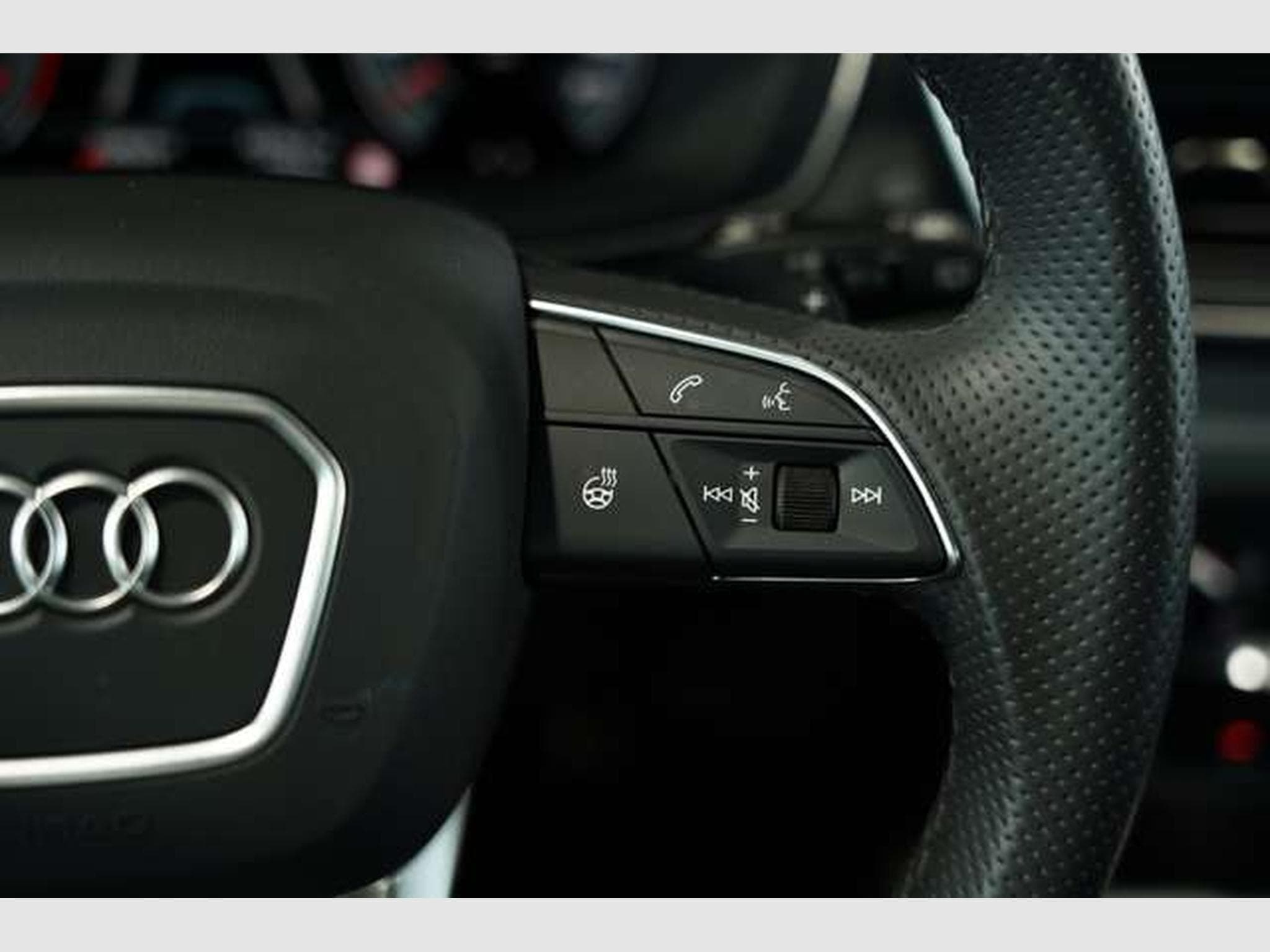 Audi Q5 40 TFSI q S line 1.H *20 *Pano *AHK *Matrix (2024) - Photo 42