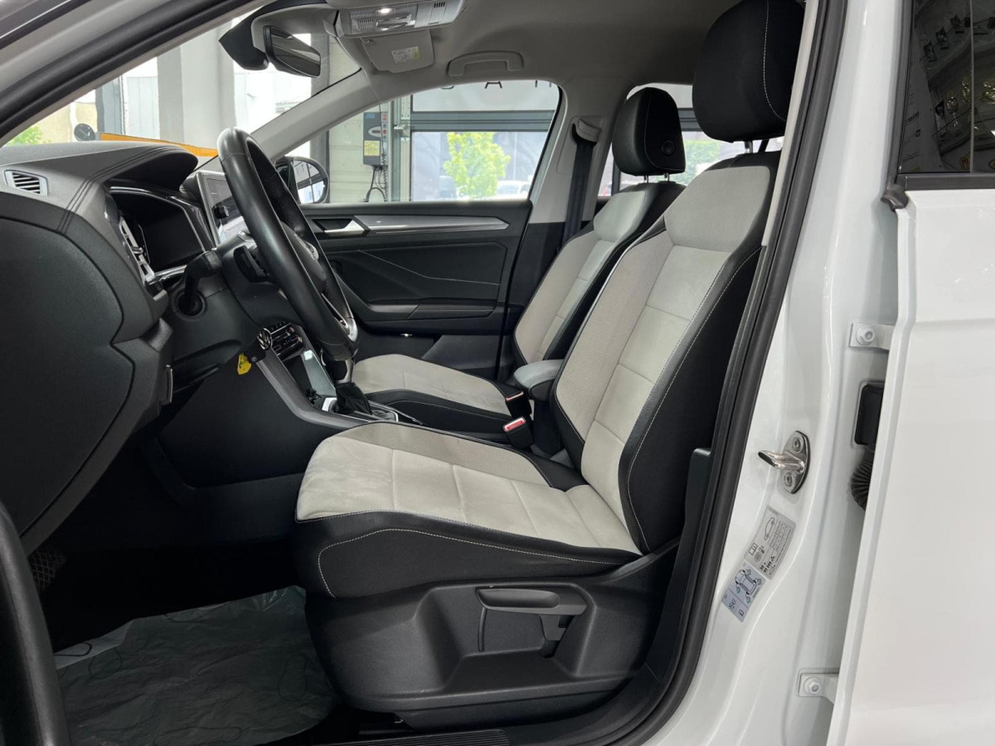 VW T-Roc 1.5 TSI 150 DSG STYLE,1 HAND,VIRTUAL,KAMERA,NAVI,CARPLAY,LED (2022) - Photo 5