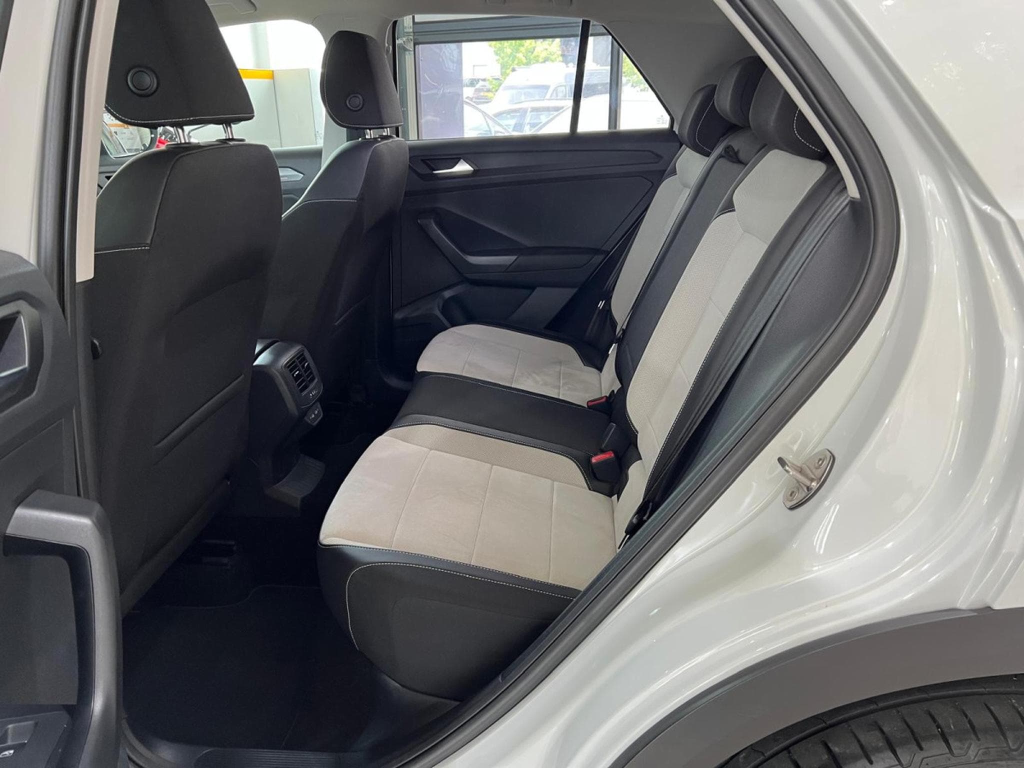 VW T-Roc 1.5 TSI 150 DSG STYLE,1 HAND,VIRTUAL,KAMERA,NAVI,CARPLAY,LED (2022) - Photo 7