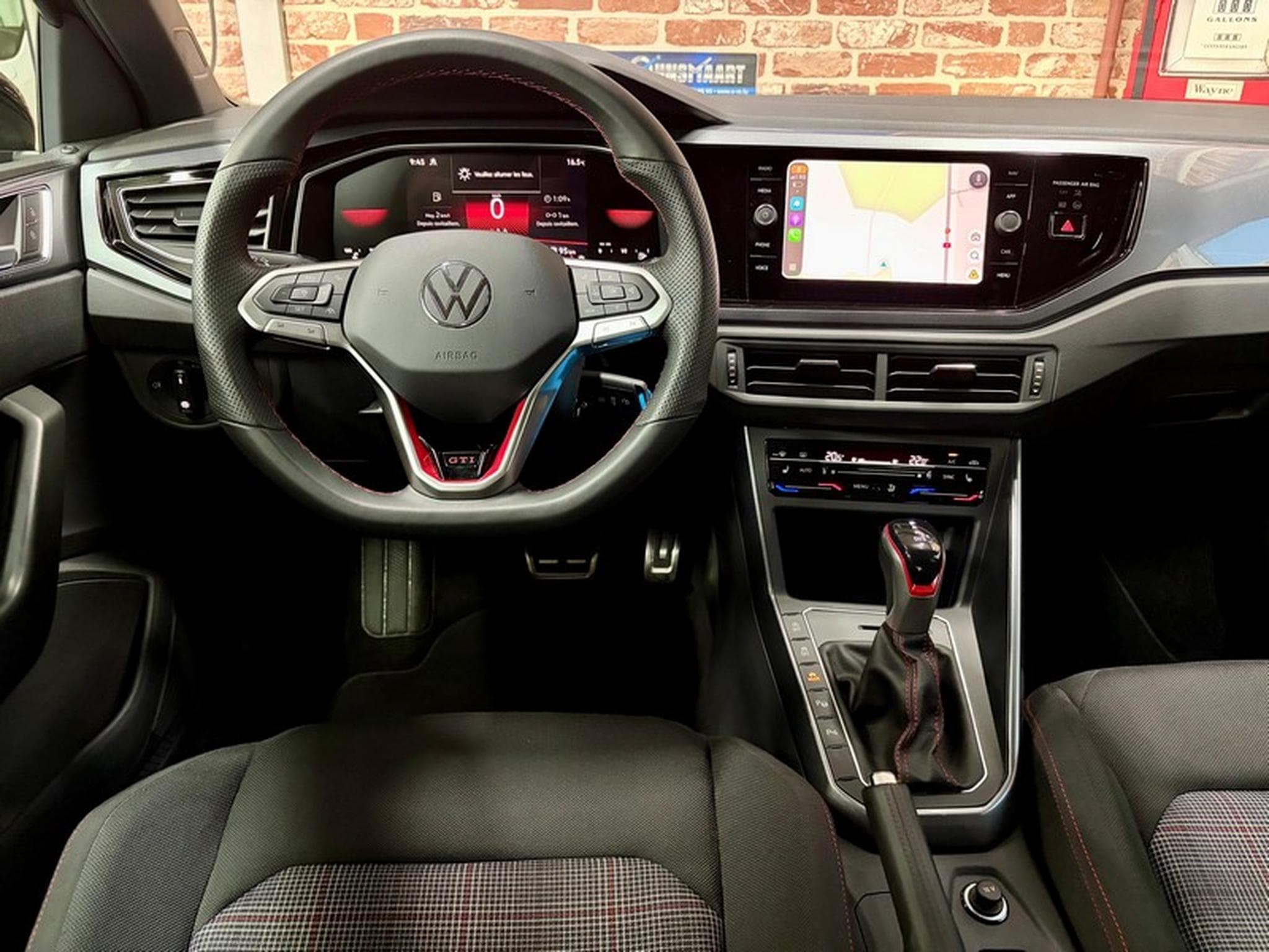 VW Polo Polo 2.0 TSI 207cv DSG GTI CarPlay/SiègCh/ClimA/ACC (2024) - Photo 4