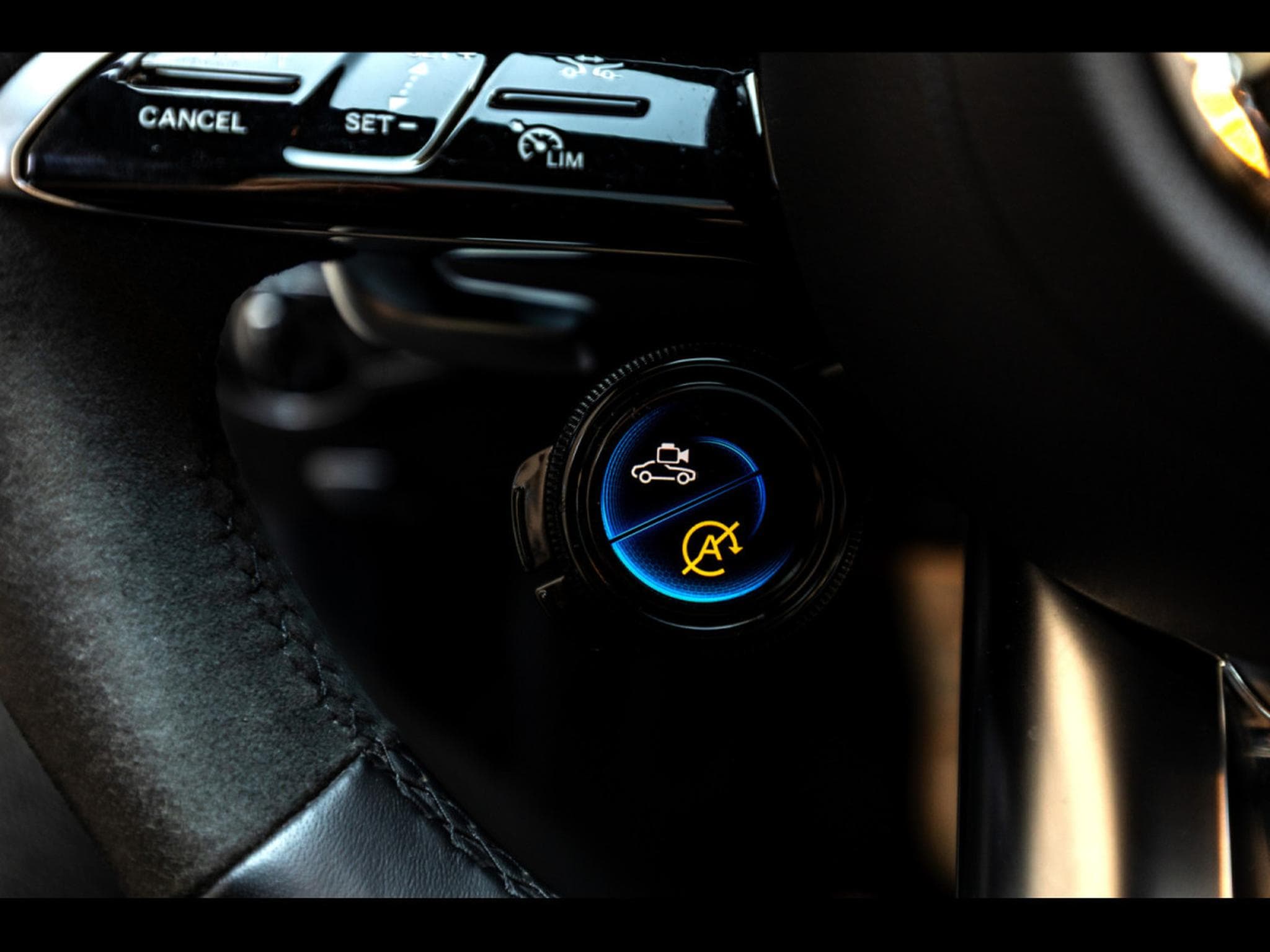 Mercedes E 63 AMG S T-MODELL (612 CH) - CARBON PACKAGE - OBSIDIAN BLACK METALL (2023) - Photo 21