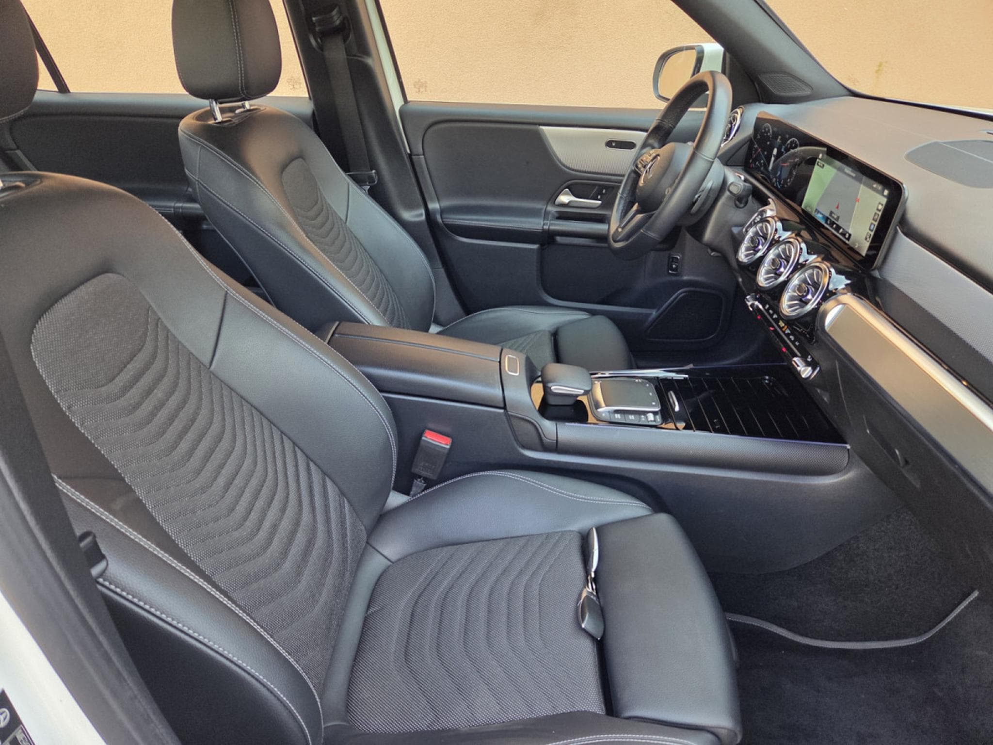Mercedes GLB 200 4 Matic 163 CV 8G-DCT (Garantie 12 Mois) (2021) - Photo 10