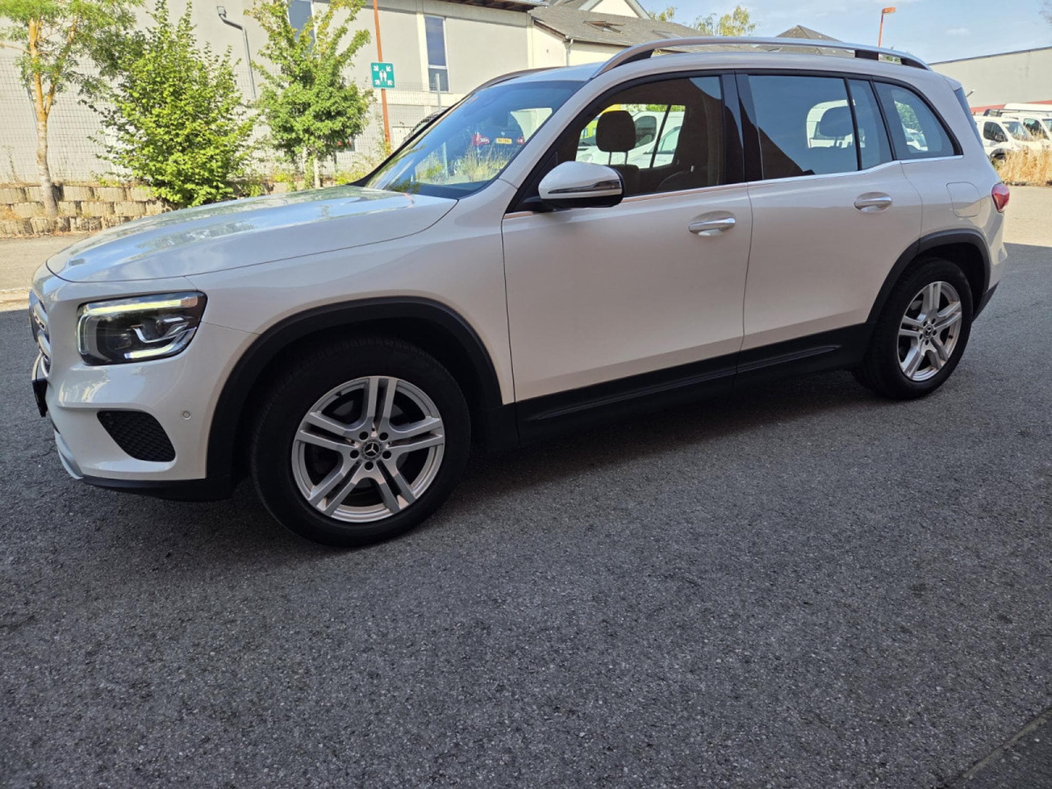 Mercedes GLB 200 4 Matic 163 CV 8G-DCT (Garantie 12 Mois) (2021) - Photo 3
