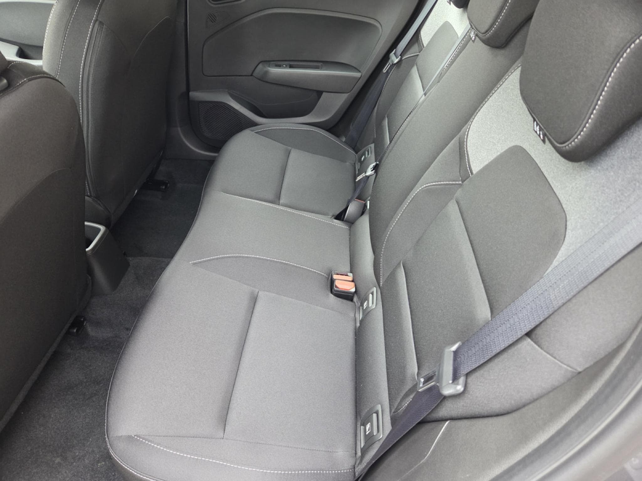Renault Clio 1.5 Dci 100 CV Evolution Edition  (Véhicule Neuf 0 Kms) (2026) - Photo 6