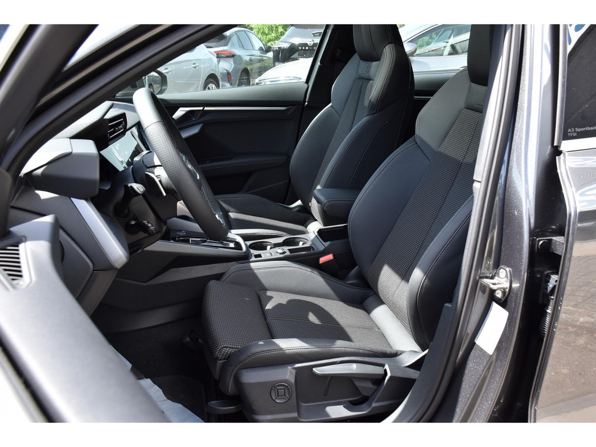 Audi A3 Sportback 35 TFSI S-Line S-Tronic PANO SONOS ACC CAM NEUVE (2025) - Photo 6