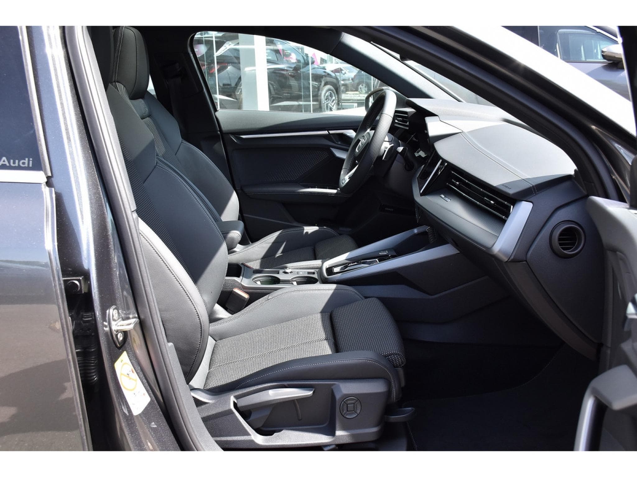 Audi A3 Sportback 35 TFSI S-Line S-Tronic PANO SONOS ACC CAM NEUVE (2025) - Photo 7