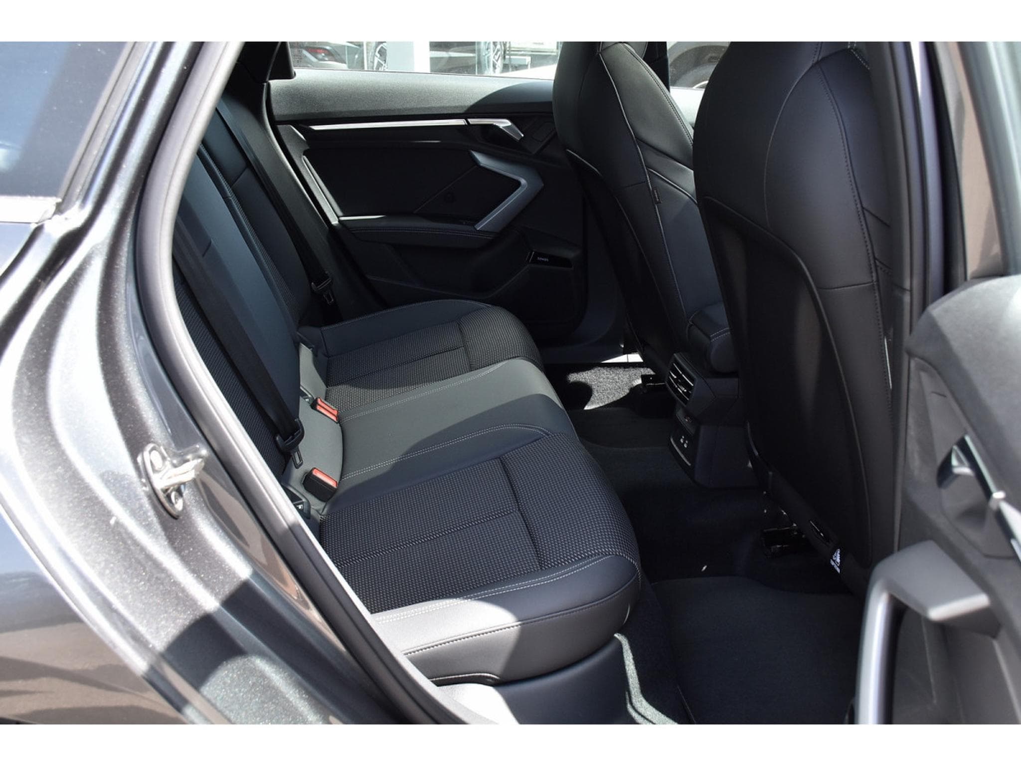 Audi A3 Sportback 35 TFSI S-Line S-Tronic PANO SONOS ACC CAM NEUVE (2025) - Photo 8