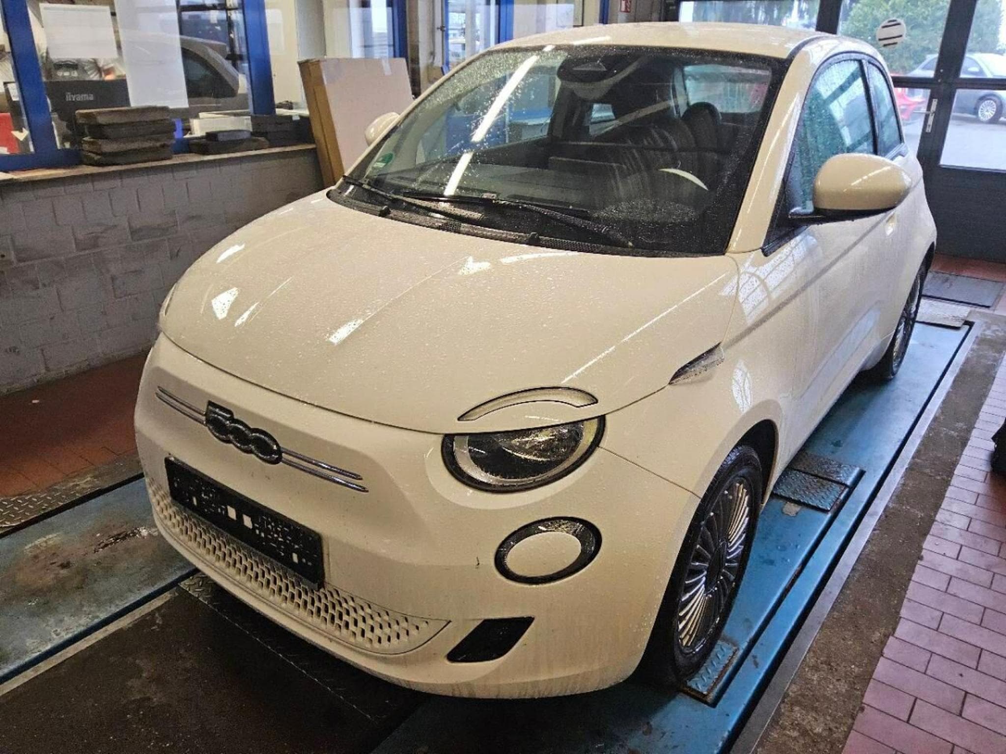 Fiat 500 42 kWh (2023) - Photo 1