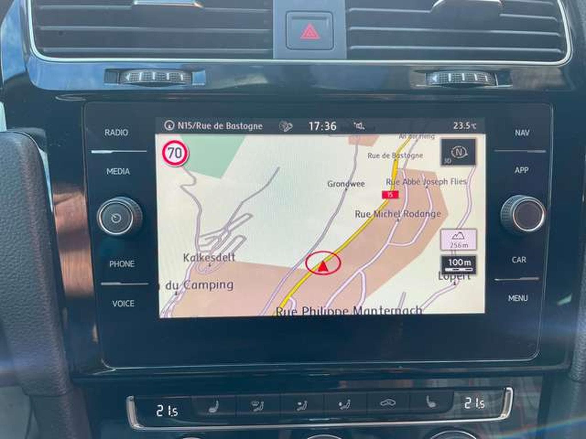 VW Golf 2.0 DSG Performance - GARANTIE JUSQU'A 36 MOIS (2019) - Photo 22