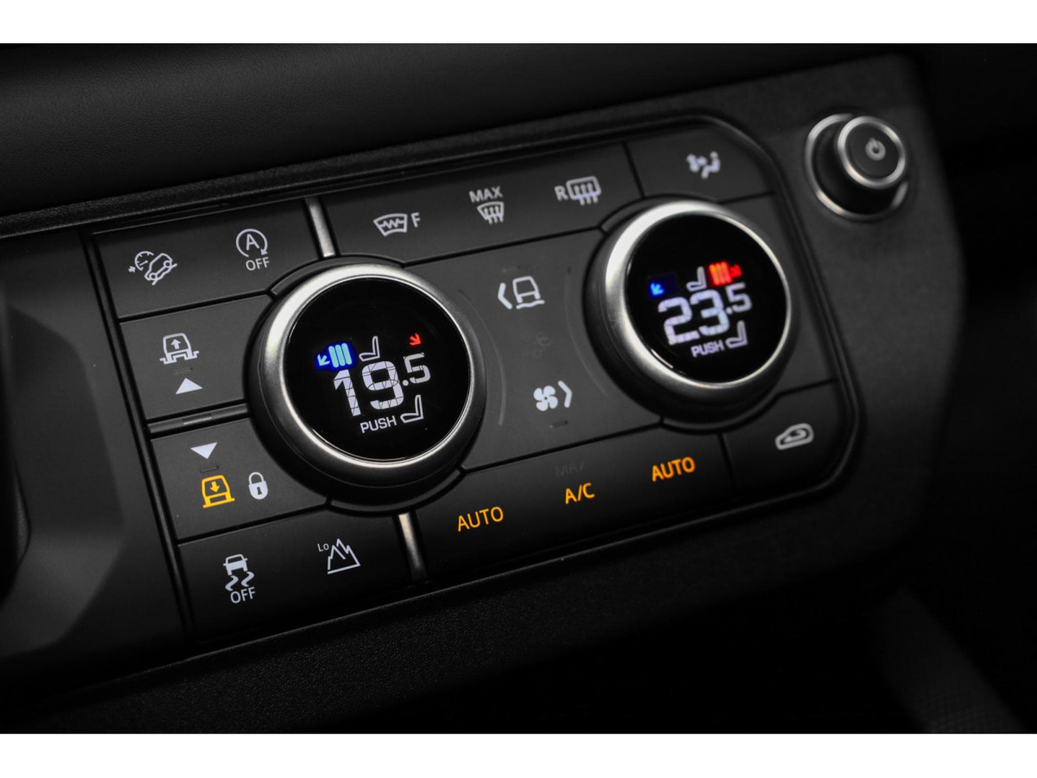 Land-Rover Defender P525 V8 CARPATHIAN EDITION (2022) - Photo 19