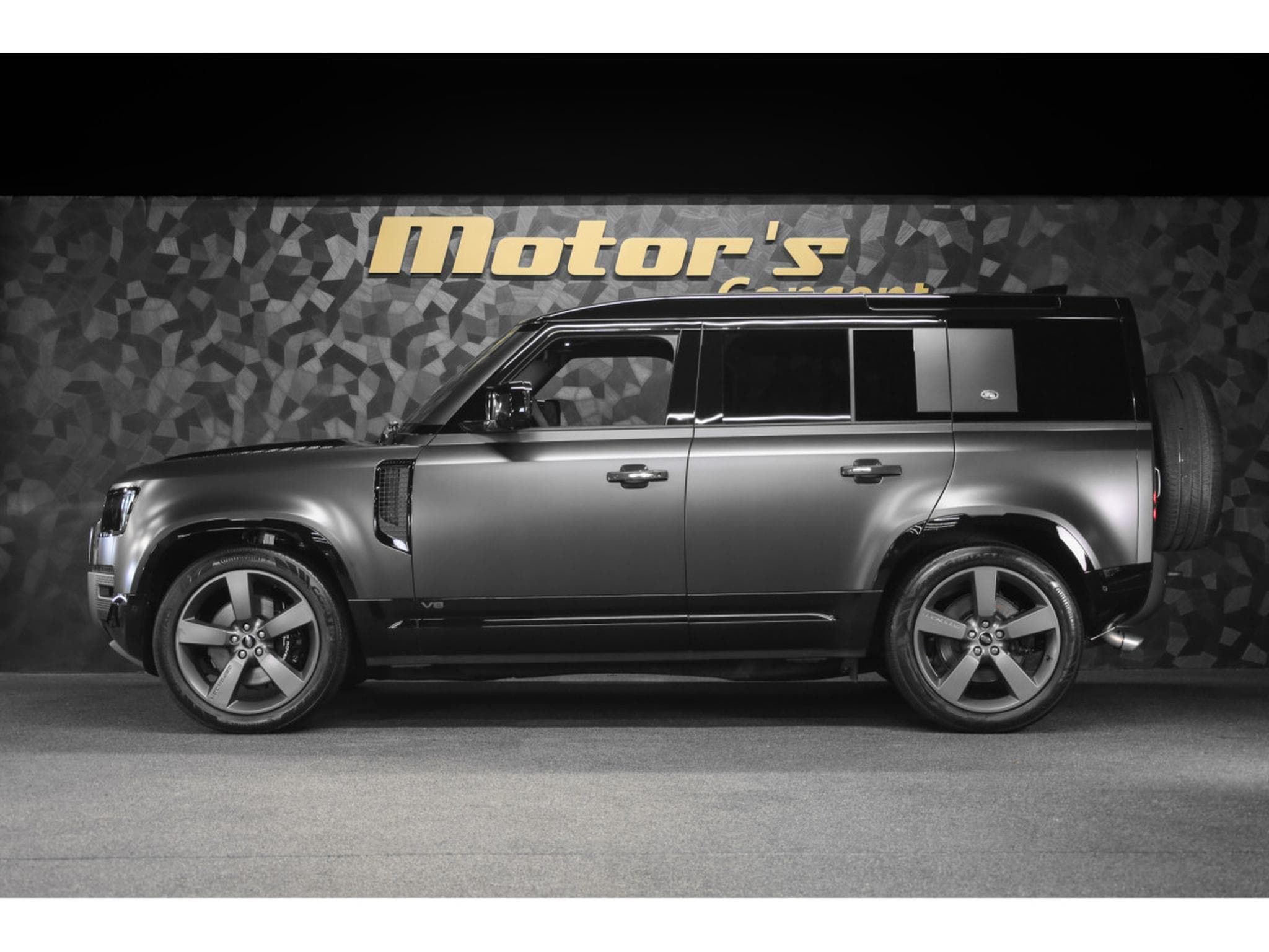 Land-Rover Defender P525 V8 CARPATHIAN EDITION (2022) - Photo 2