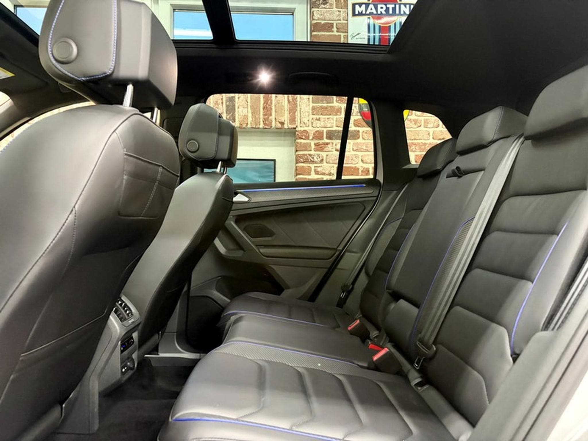 VW Tiguan Tiguan R 2.0 TSi 320cv Auto 4x4/Cuir/ToitO+P/ACC (2023) - Photo 6