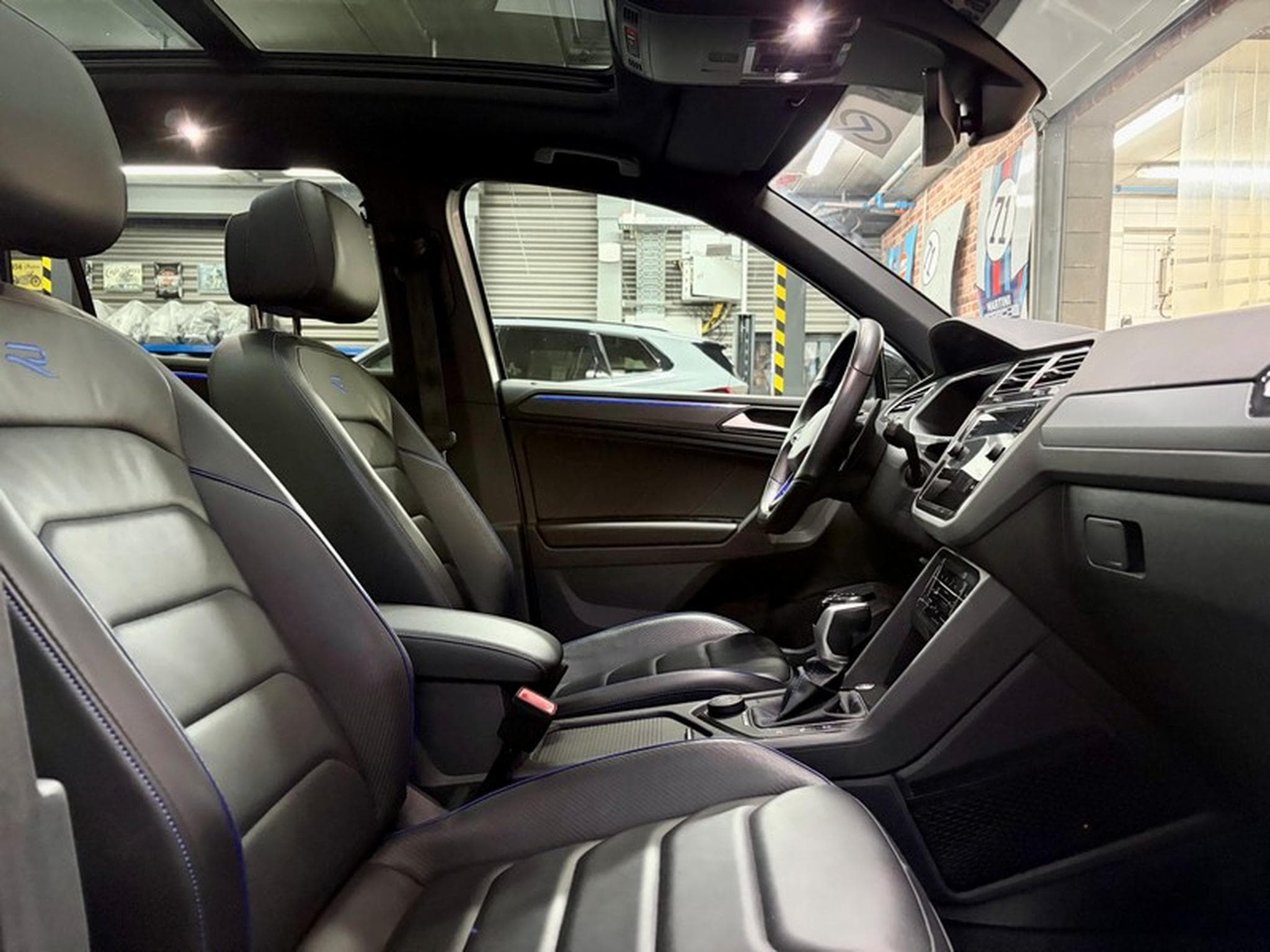 VW Tiguan Tiguan R 2.0 TSi 320cv Auto 4x4/Cuir/ToitO+P/ACC (2023) - Photo 8