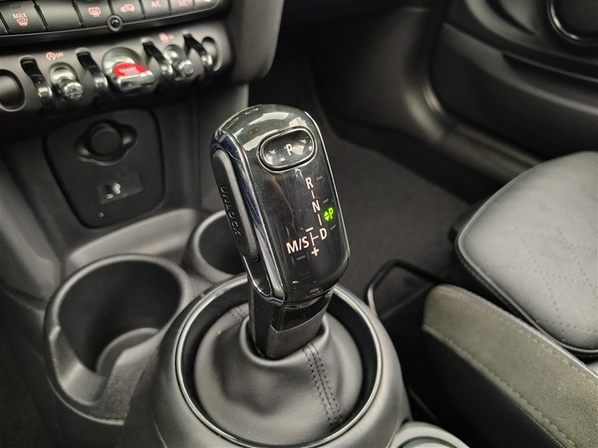 MINI Cooper 1.5A Cooper // Toit Pano Ouvr (2020) - Photo 12