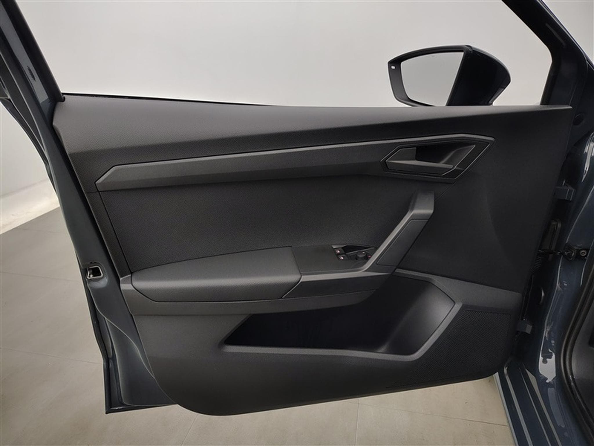 Seat Ibiza 1.0i MPI REFERENCE 80cv LED / PDC / ALU (2026) - Photo 17