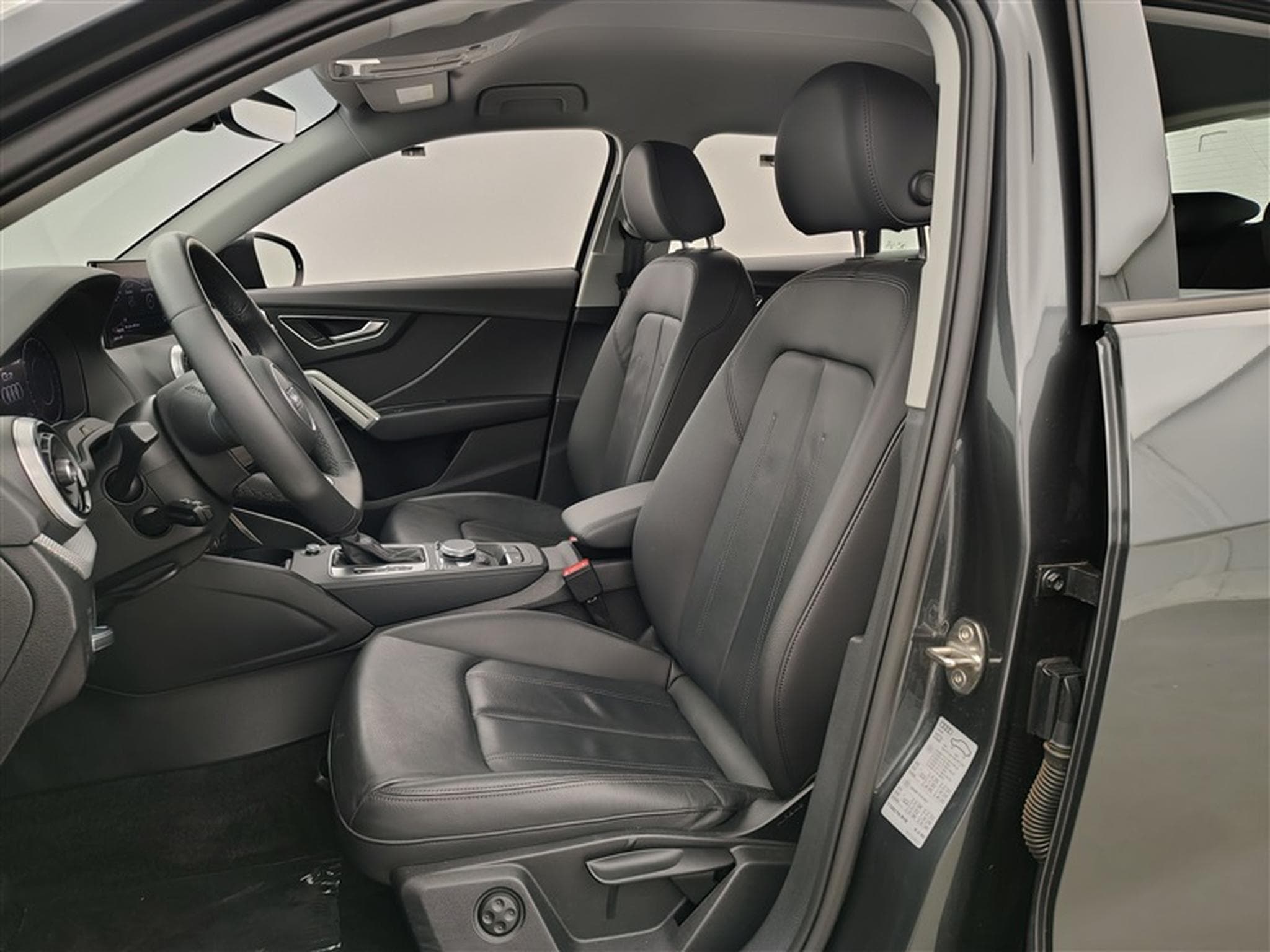 Audi Q2 35 TFSI Business Edition AUTO/CUIR/NAVI/FULL LED/JA17/PDC (2022) - Photo 7
