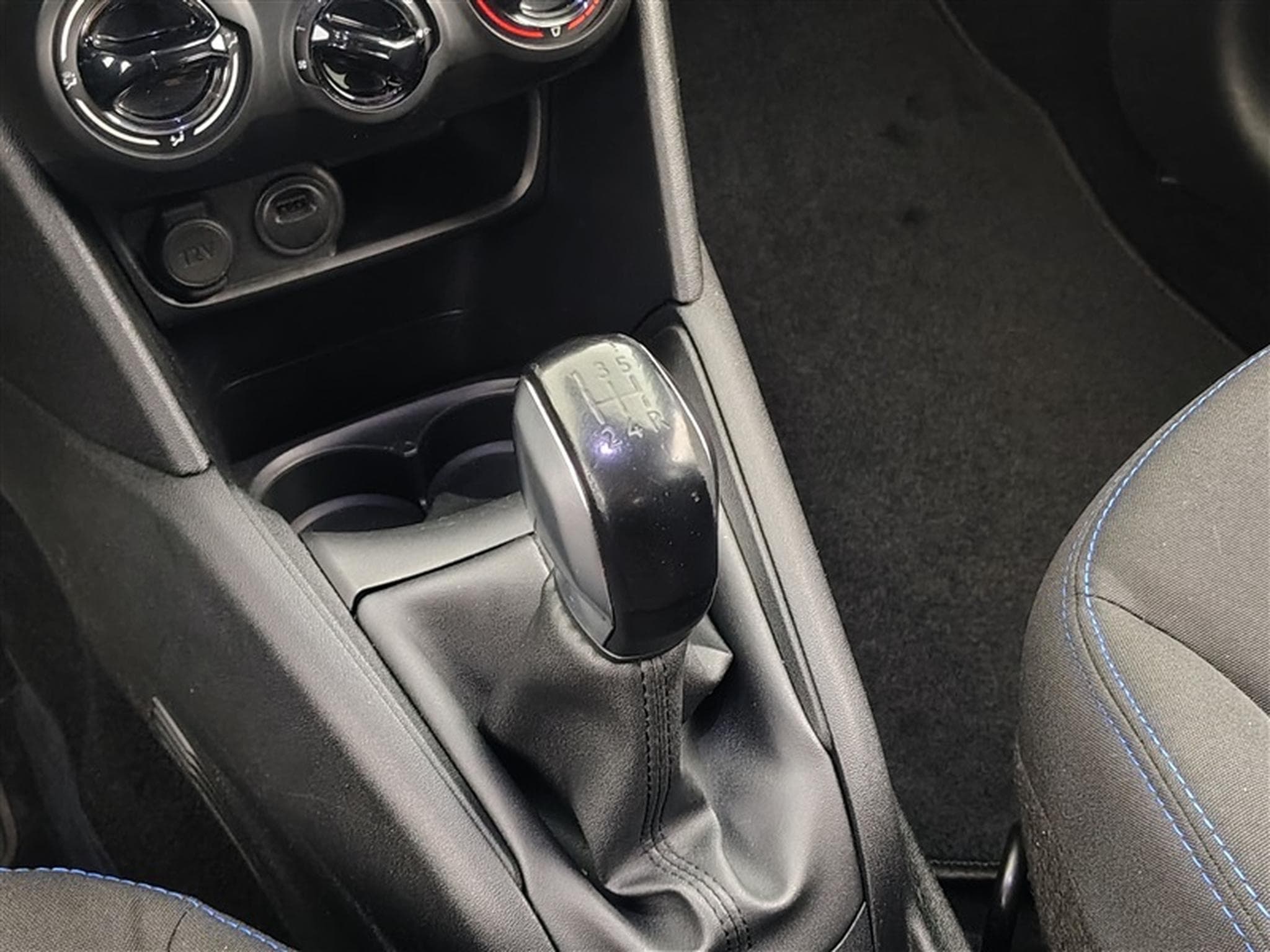 Peugeot 208 1.2i PureTech Signature S&S (EU6.2) N°299 (2019) - Photo 12
