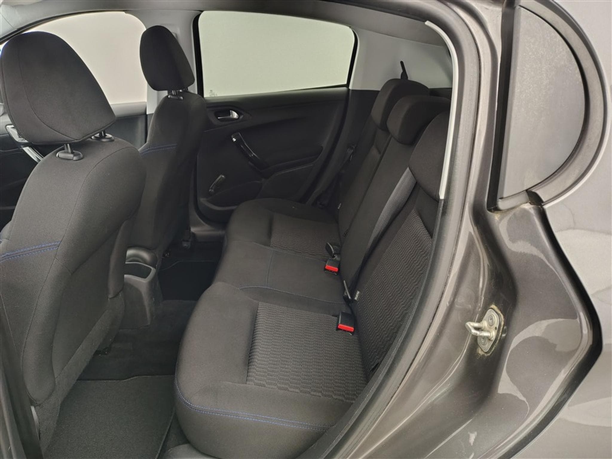 Peugeot 208 1.2i PureTech Signature S&S (EU6.2) N°299 (2019) - Photo 13