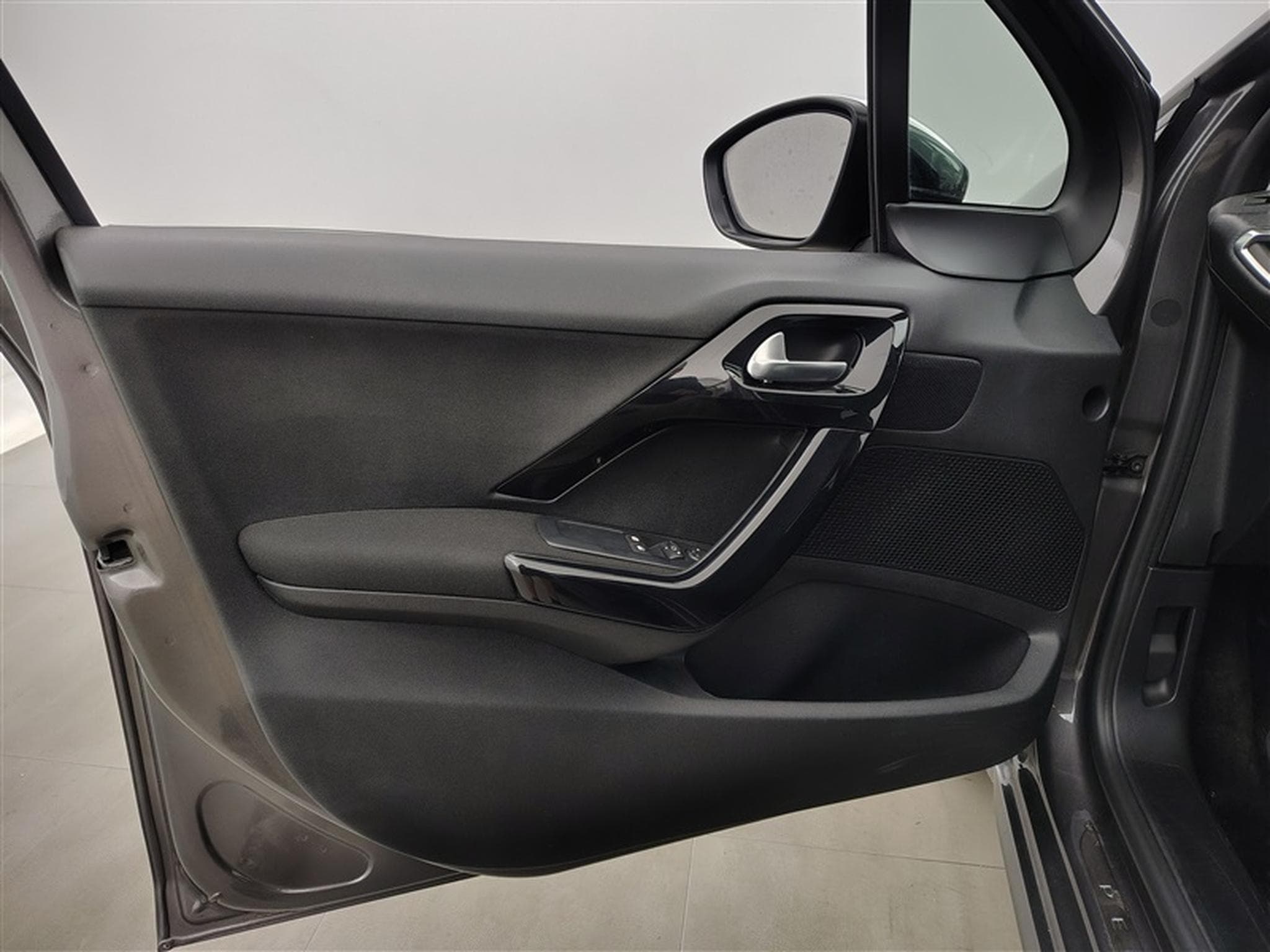 Peugeot 208 1.2i PureTech Signature S&S (EU6.2) N°299 (2019) - Photo 17