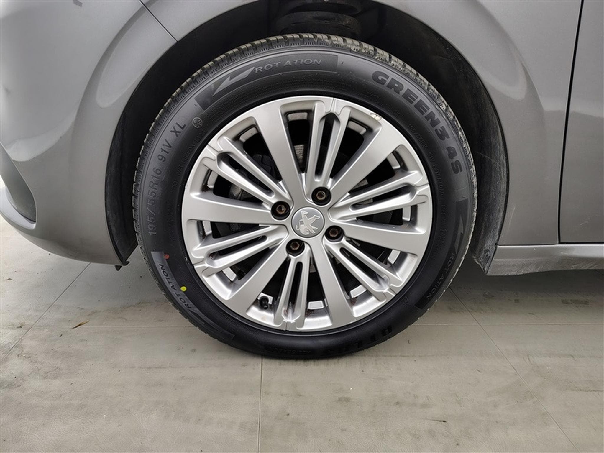 Peugeot 208 1.2i PureTech Signature S&S (EU6.2) N°299 (2019) - Photo 6