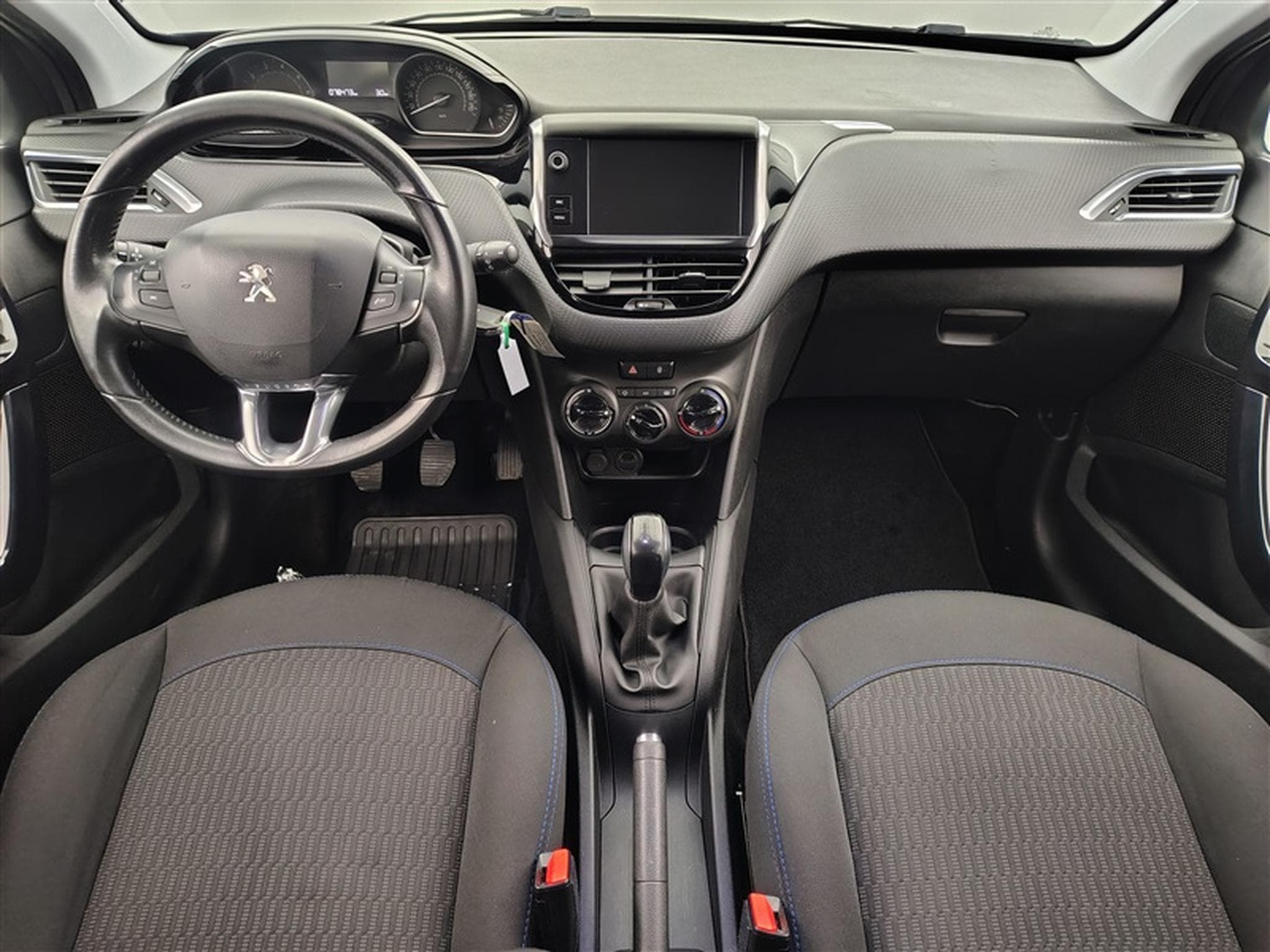 Peugeot 208 1.2i PureTech Signature S&S (EU6.2) N°299 (2019) - Photo 8
