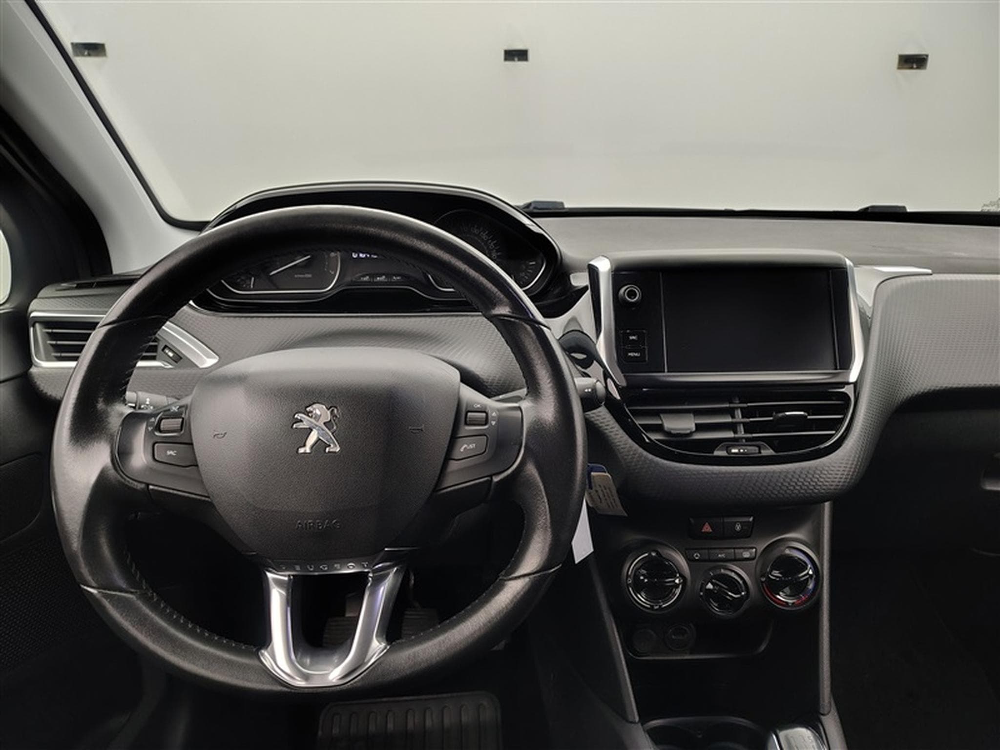 Peugeot 208 1.2i PureTech Signature S&S (EU6.2) N°299 (2019) - Photo 9