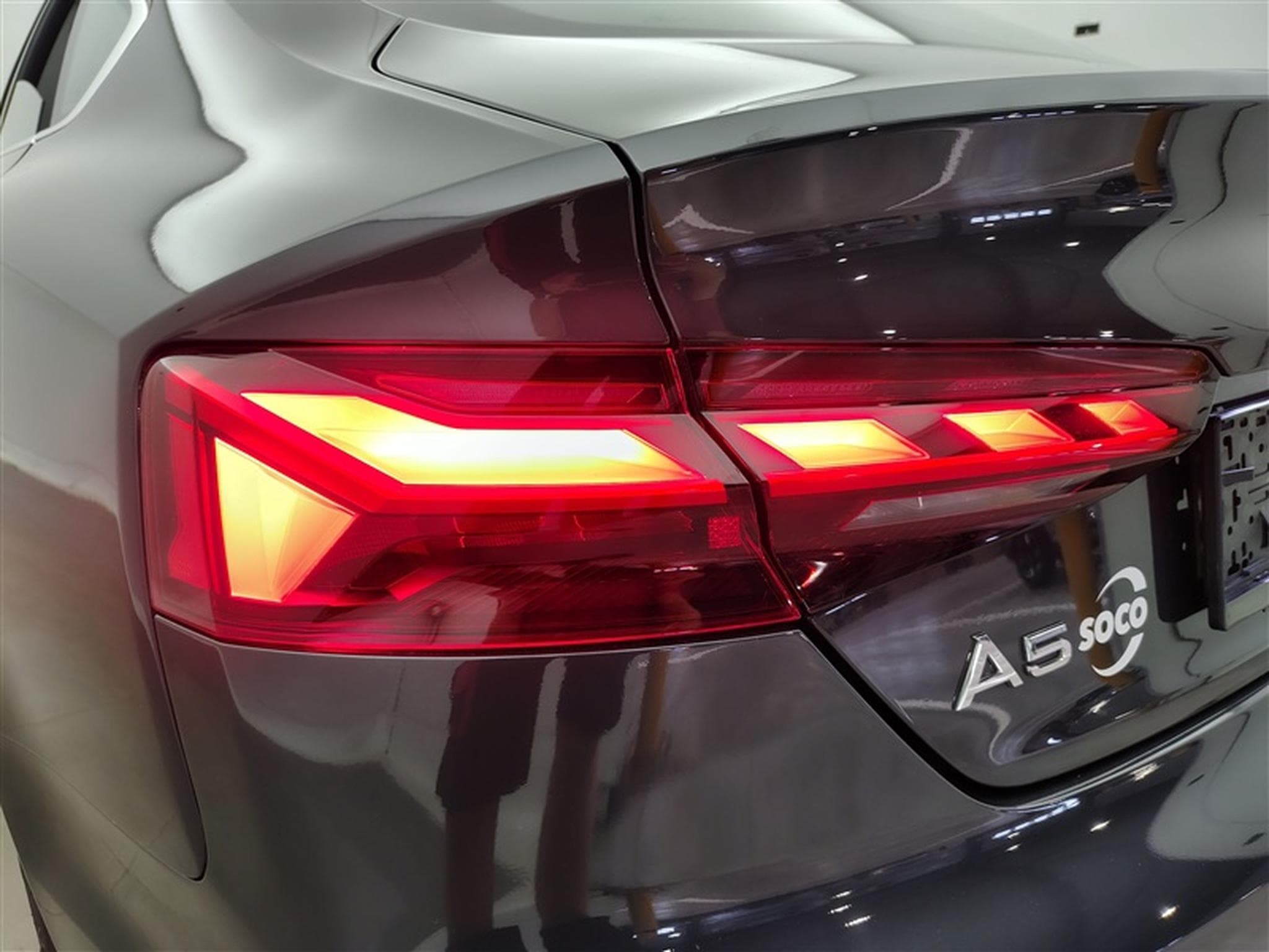 Audi A5 30 TDi Ed.Advanced S tr.CUIR/NAVI/FULL LED/JA18/PDC (2021) - Photo 16