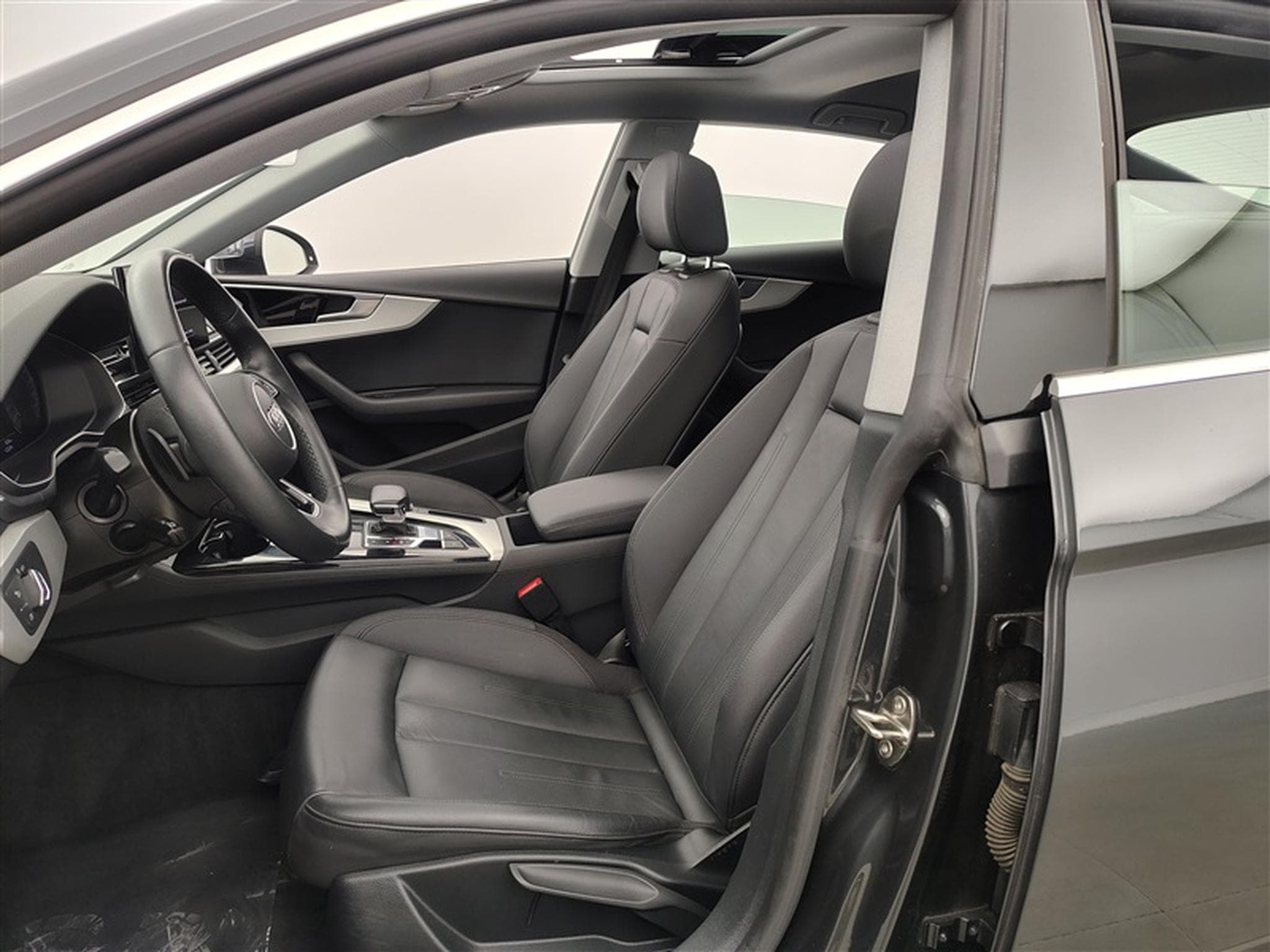 Audi A5 30 TDi Ed.Advanced S tr.CUIR/NAVI/FULL LED/JA18/PDC (2021) - Photo 7